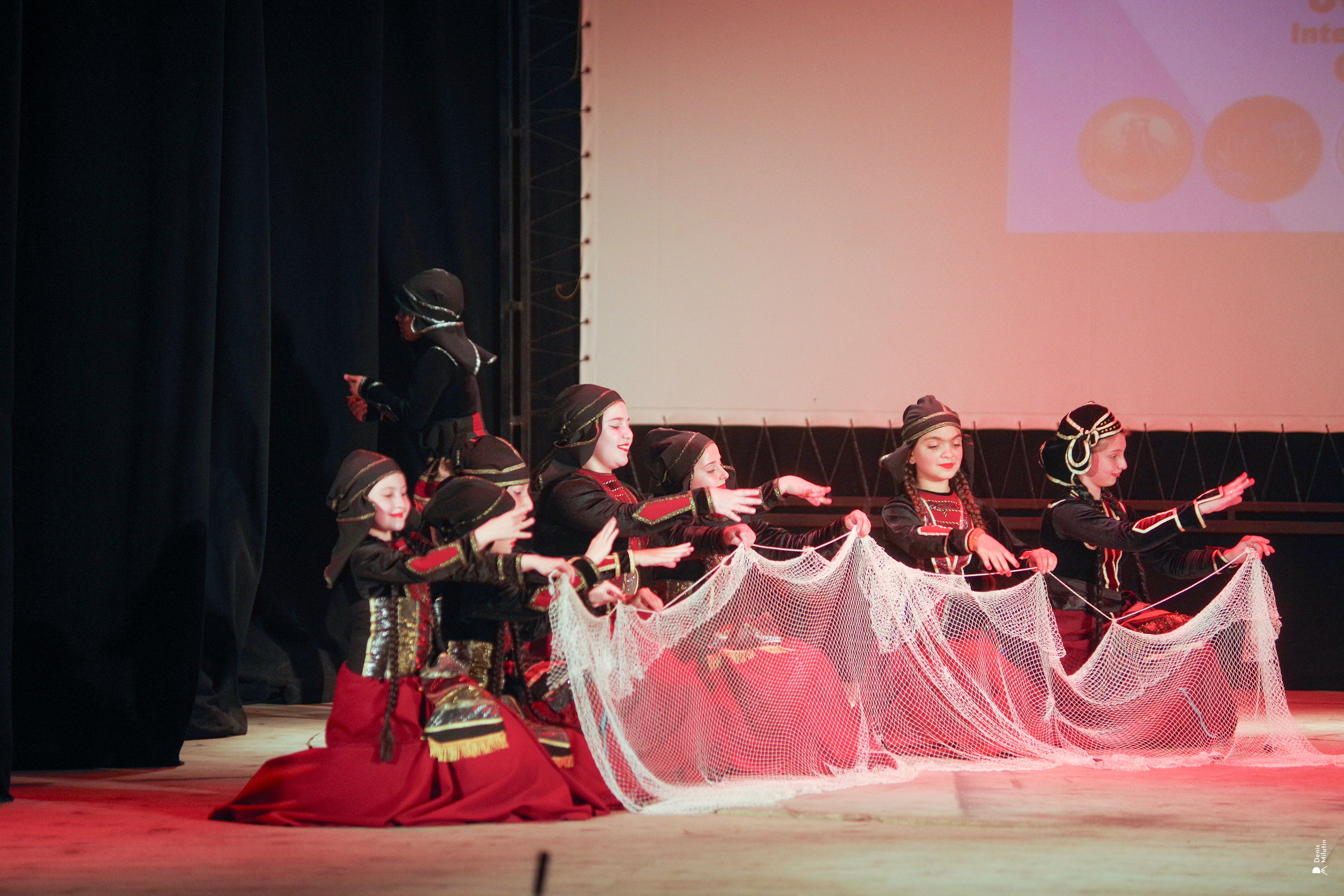 Танцы в прекрасном Они. Портретный фотограф Денис Милютин