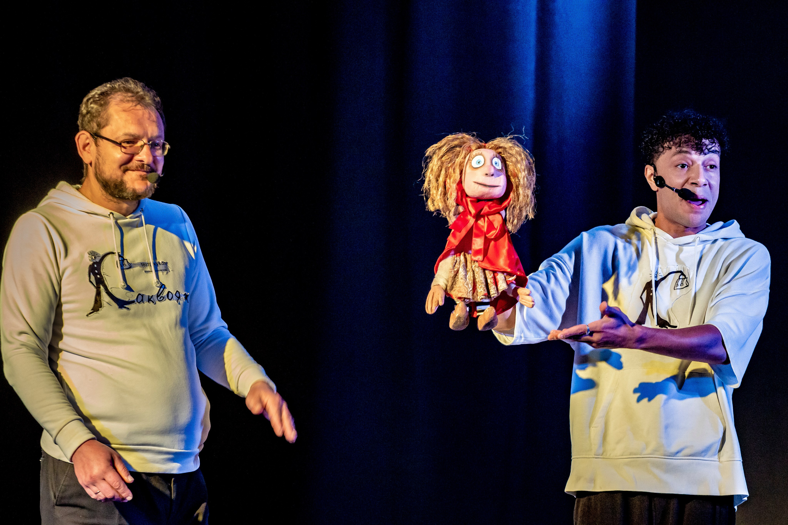 Спектакль театра Саквояж О Красной шапочке. Фотограф в Сочи Юрий Шептаев