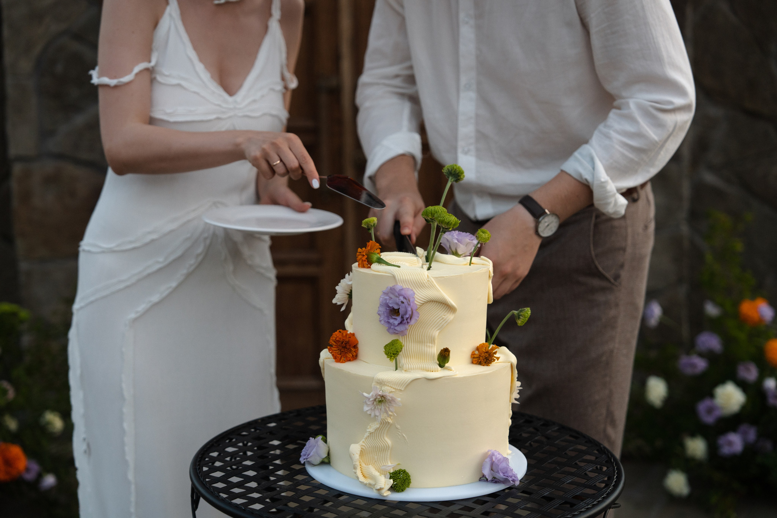 Арина & Иван. Камерная свадьба на природе в стиле в расслабленном стиле. Свадебный фотограф организатор в Санкт-Петербурге Ассоль Опарина