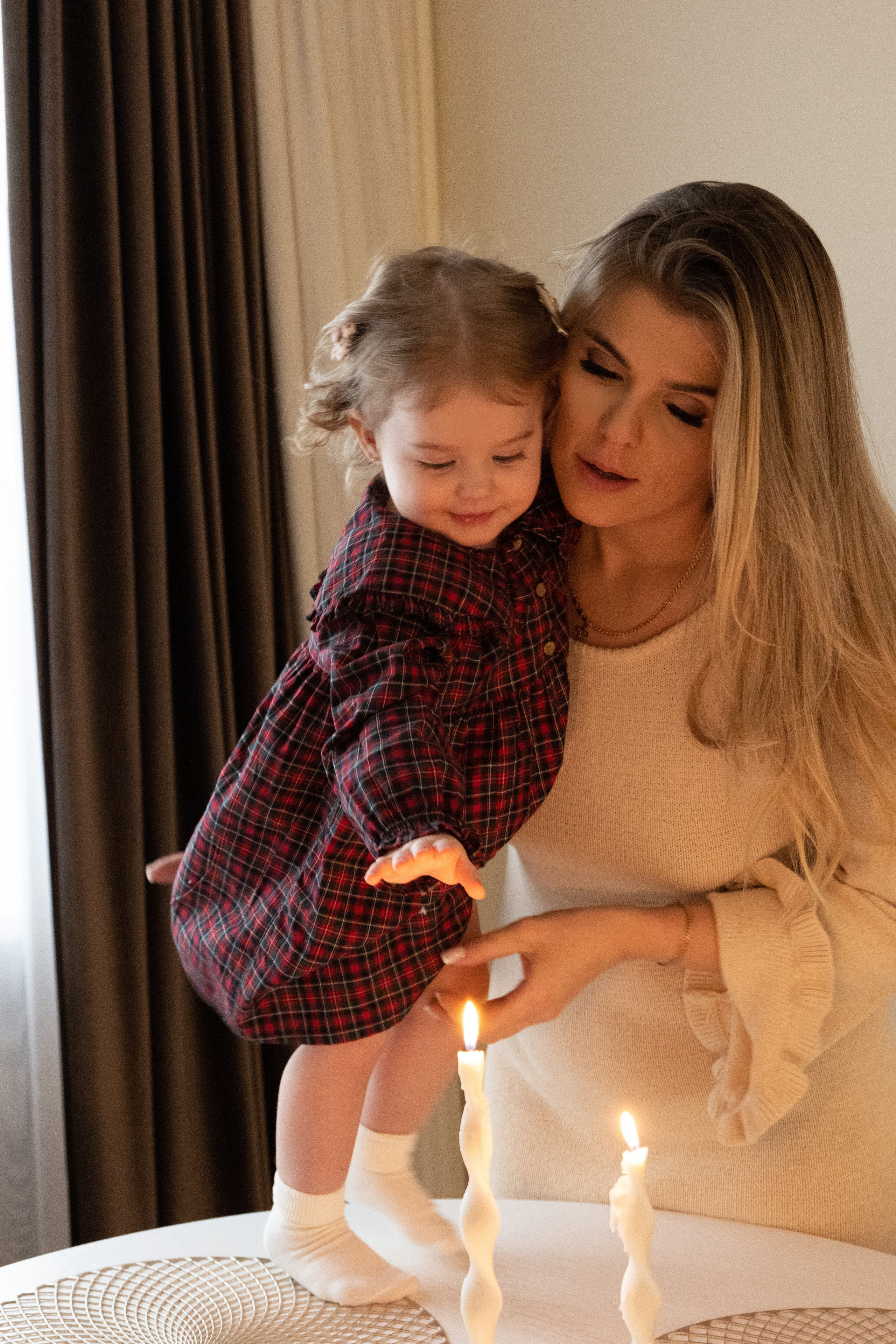 Семейная новогодняя фотосессия дома. Фотограф видеограф Ольга Василевская