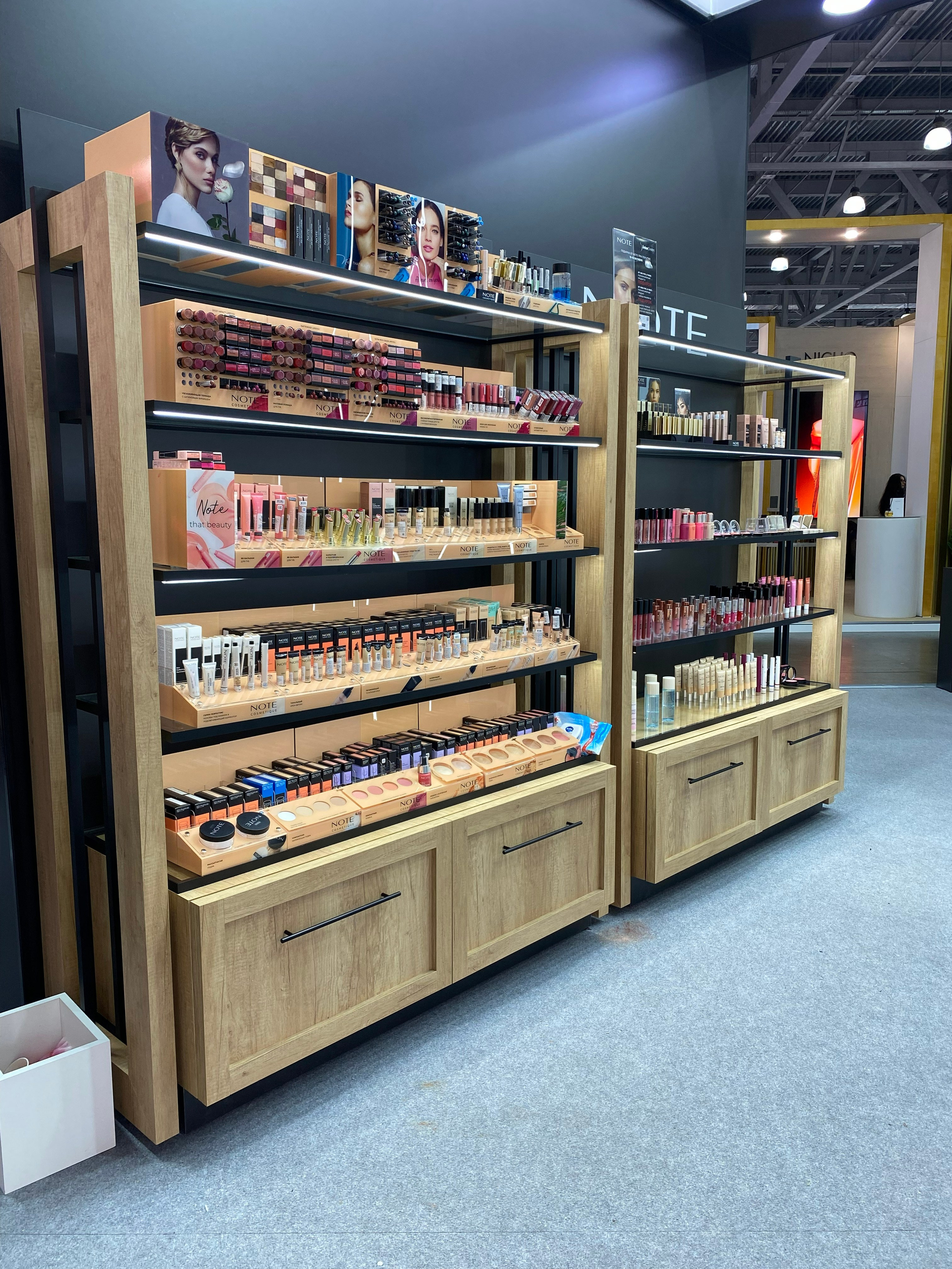 Дизайн и реализация выставочного стенда NOTE. InterCharm 2025. Выставочные стенды. Студия интерьера
