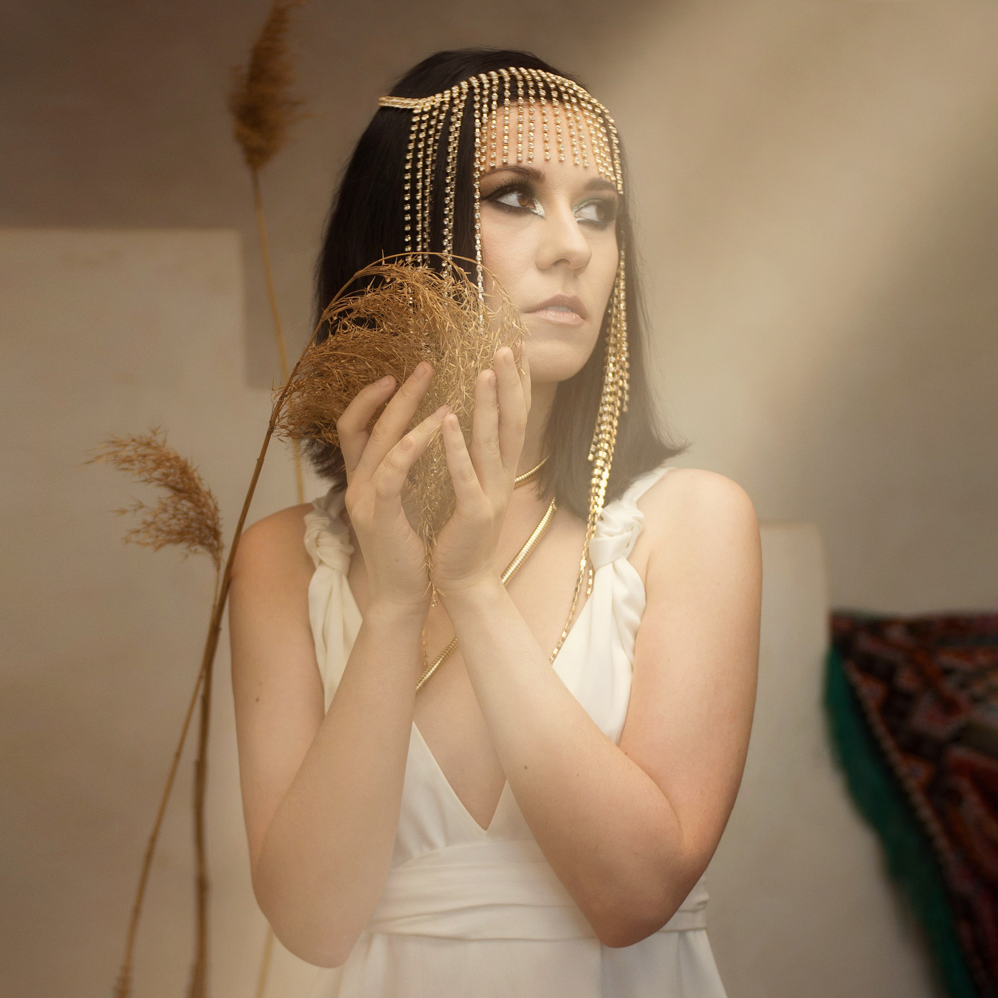 Женский портрет, стилизованная фотосессия. Услуги фотографа в Хабаровске.