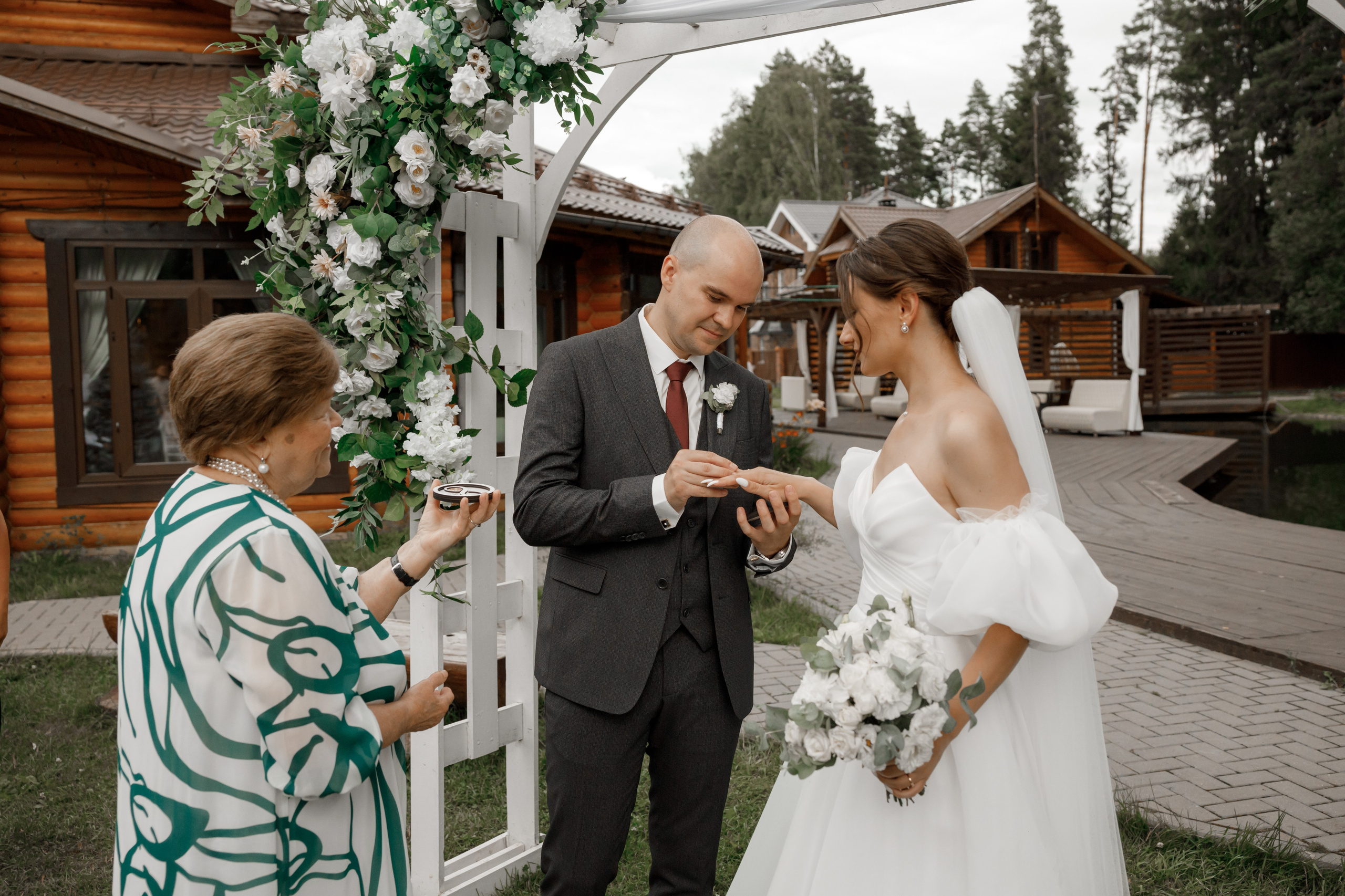 Полина и Дмитрий, загородный клуб «Барин», ЗАГС в г. Пушкино. Свадебный и репортажный фотограф (Москва, Королев и другие)