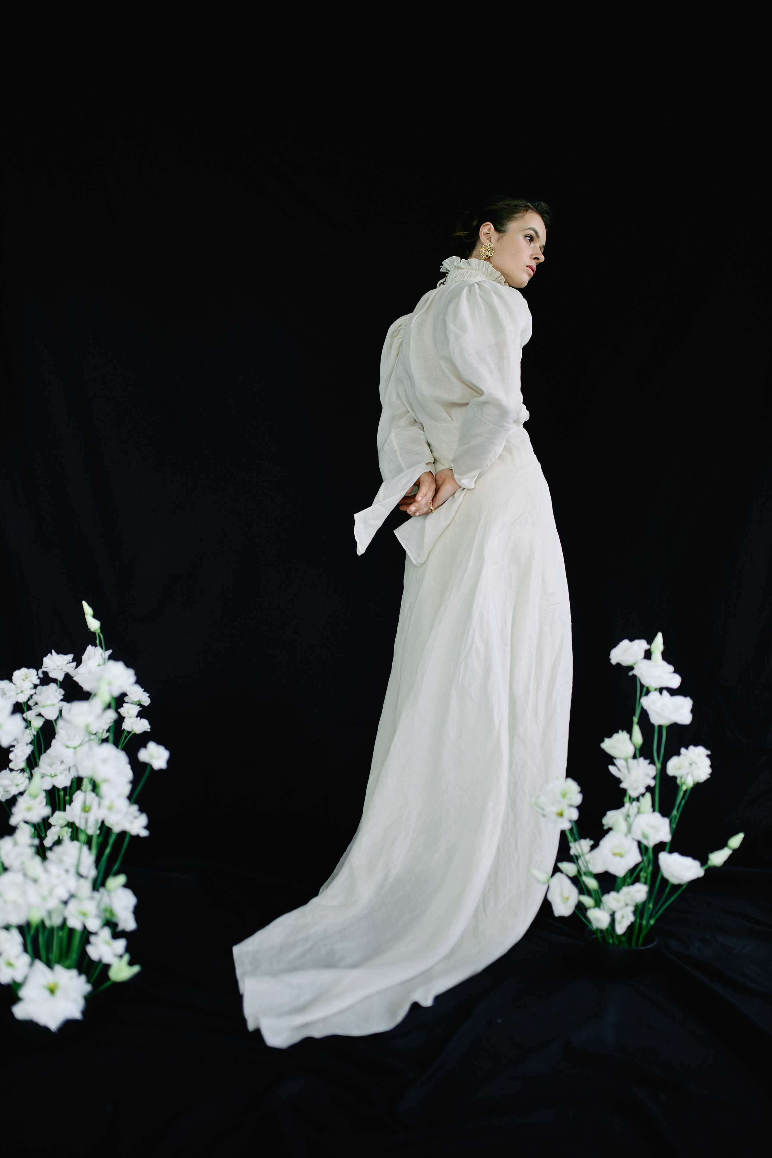 Анастасия и цветы. Свадебный и фэшн фотограф в Москве и Санкт-Петербурге