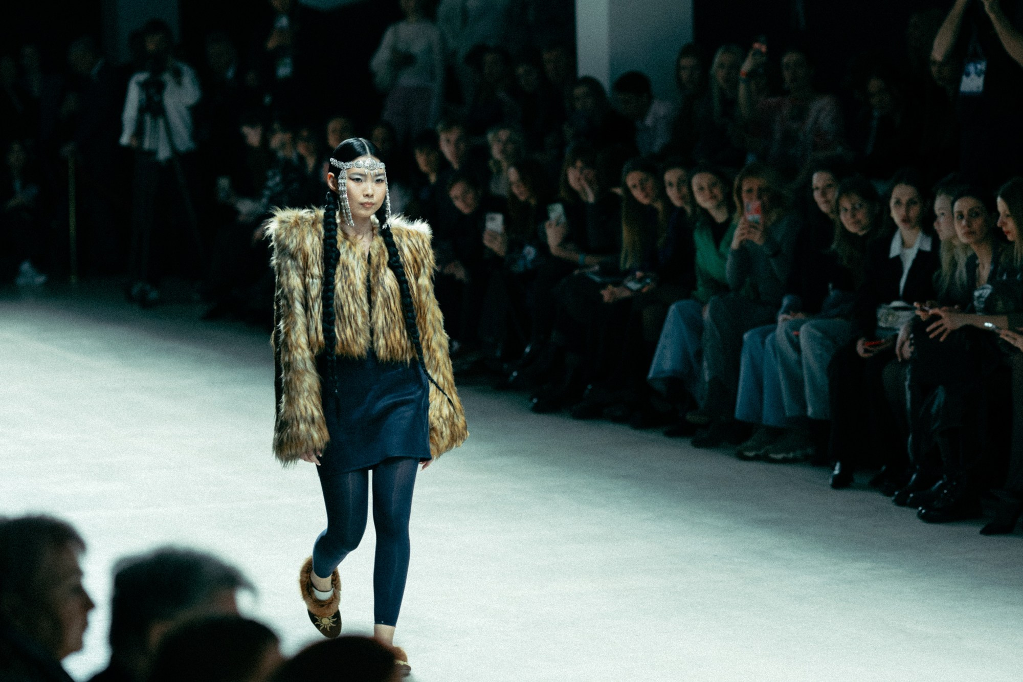 Где мода снимает маски. Backstage недели моды в Москве. Татьяна Фомичева. Репортажный и светский фотограф в Москве