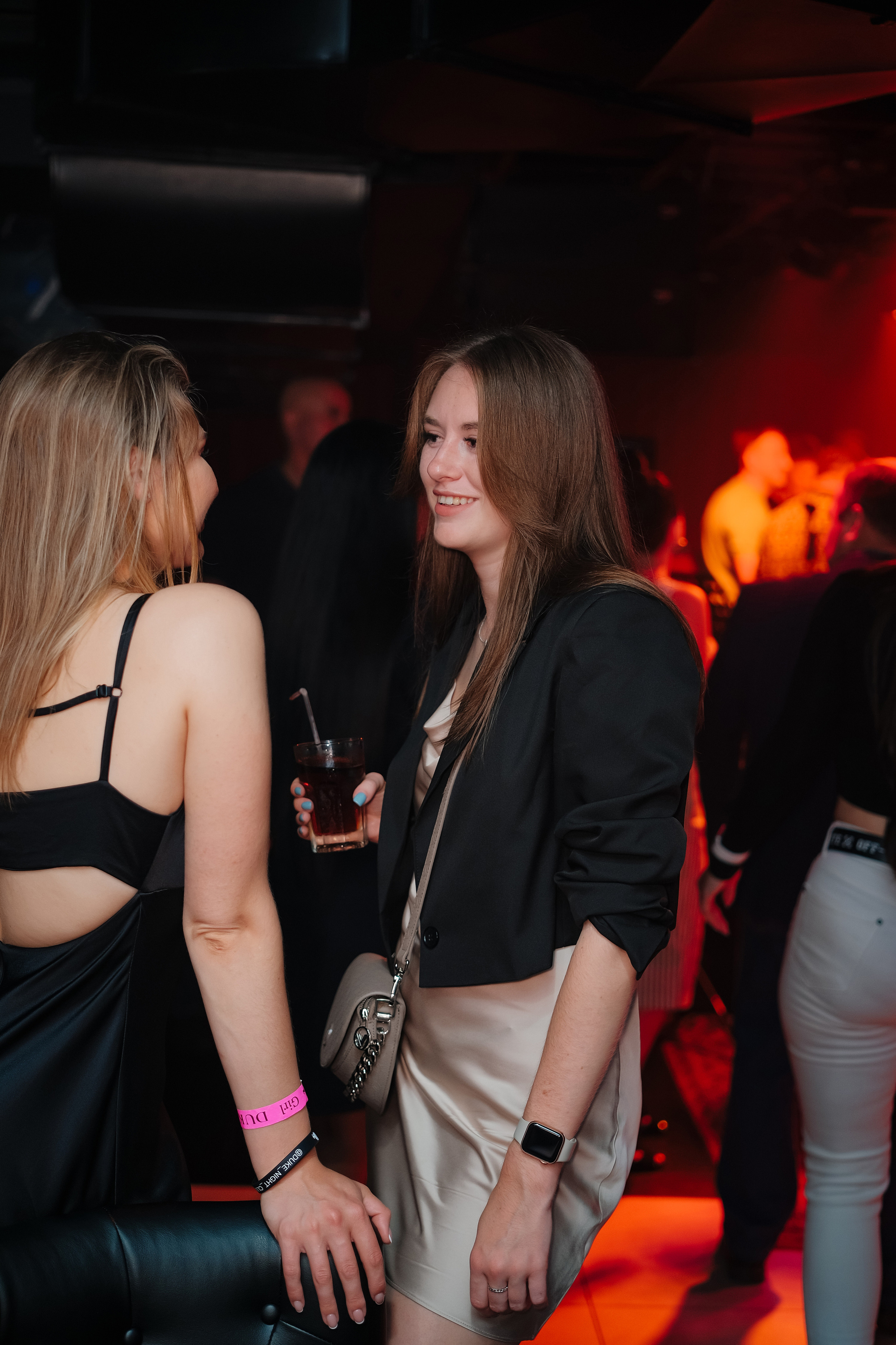 DUKE. Репортажный и клубный фотограф Москва