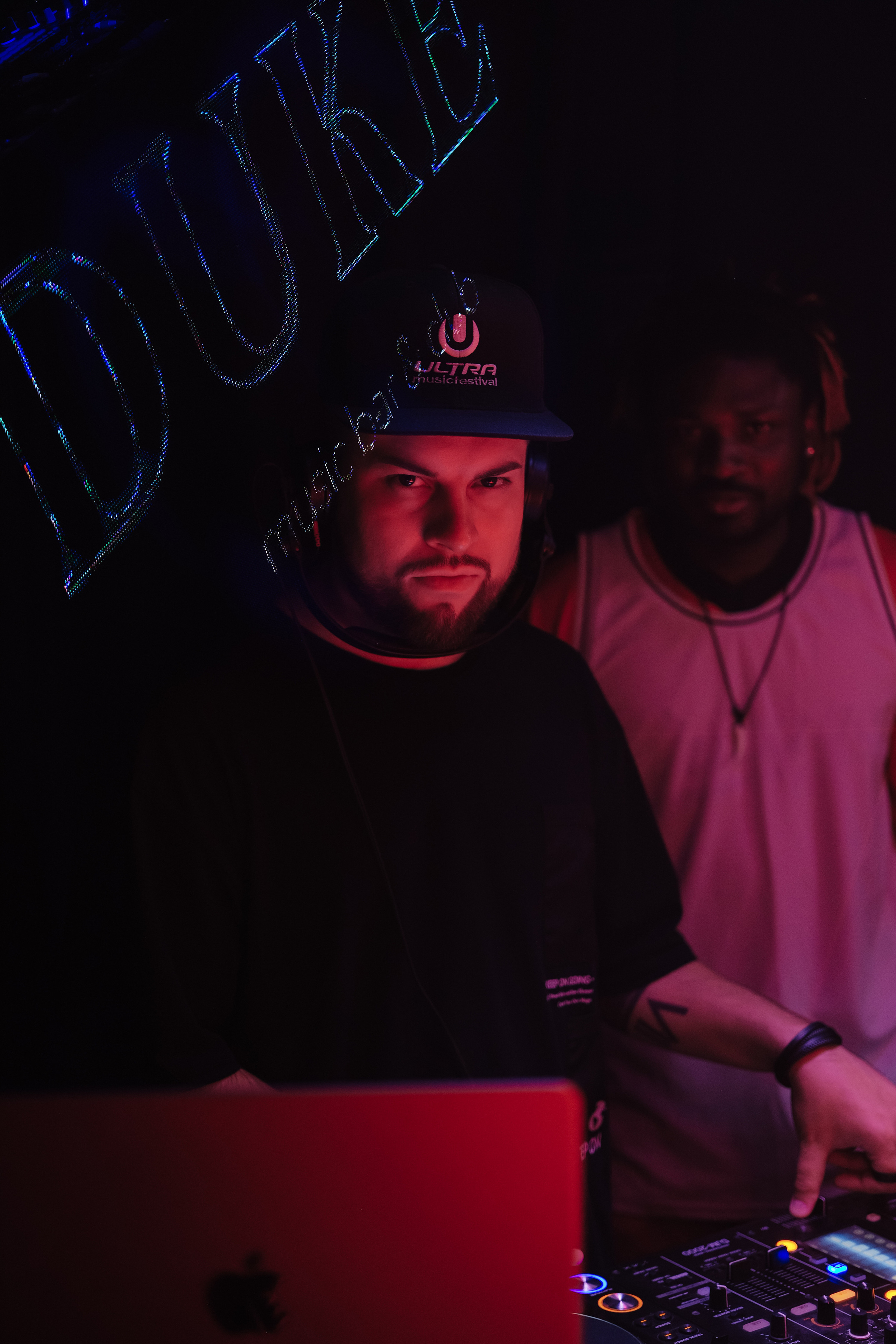 DUKE. Репортажный и клубный фотограф Москва