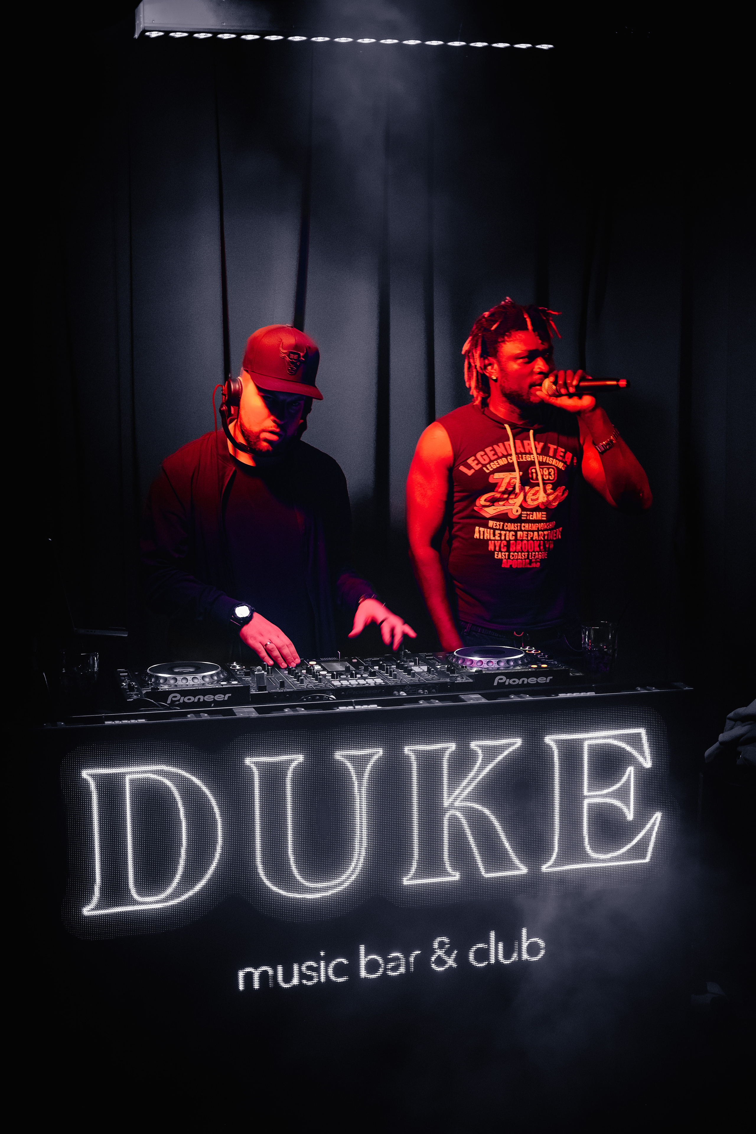 DUKE. Репортажный и клубный фотограф Москва