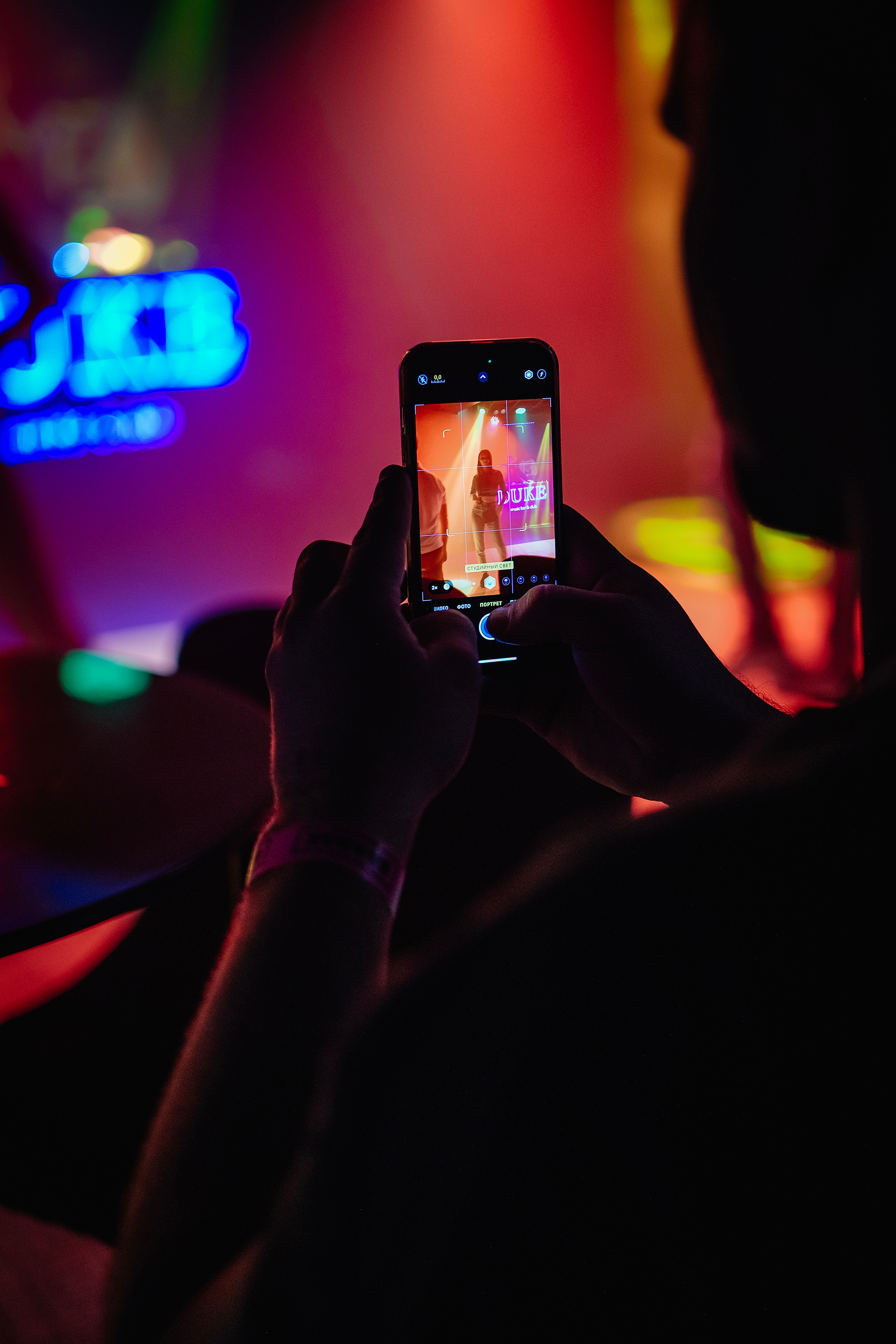 DUKE. Репортажный и клубный фотограф Москва