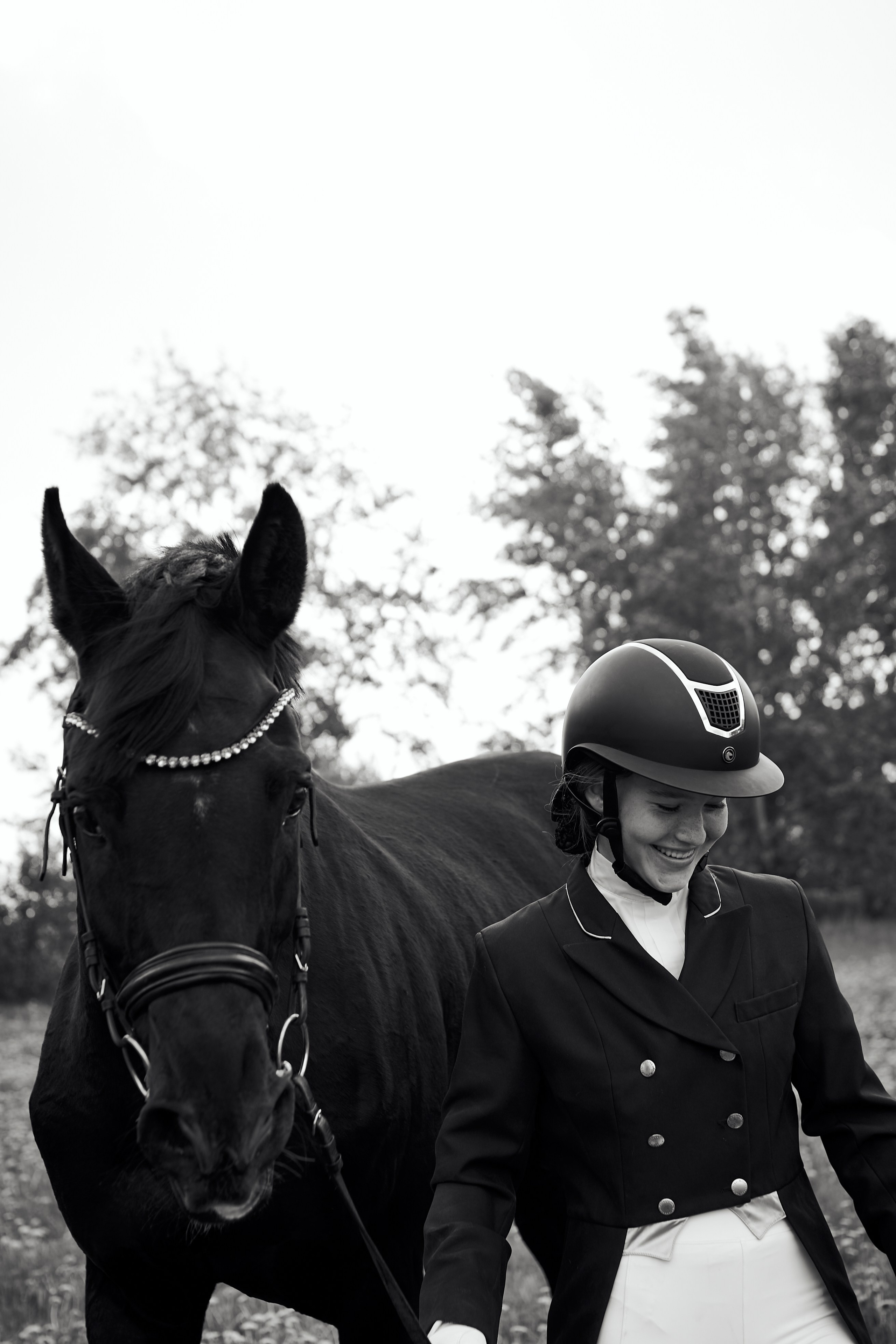 Полина и Парламент. Фотосессии с лошадьми в Москве, Новосибирске