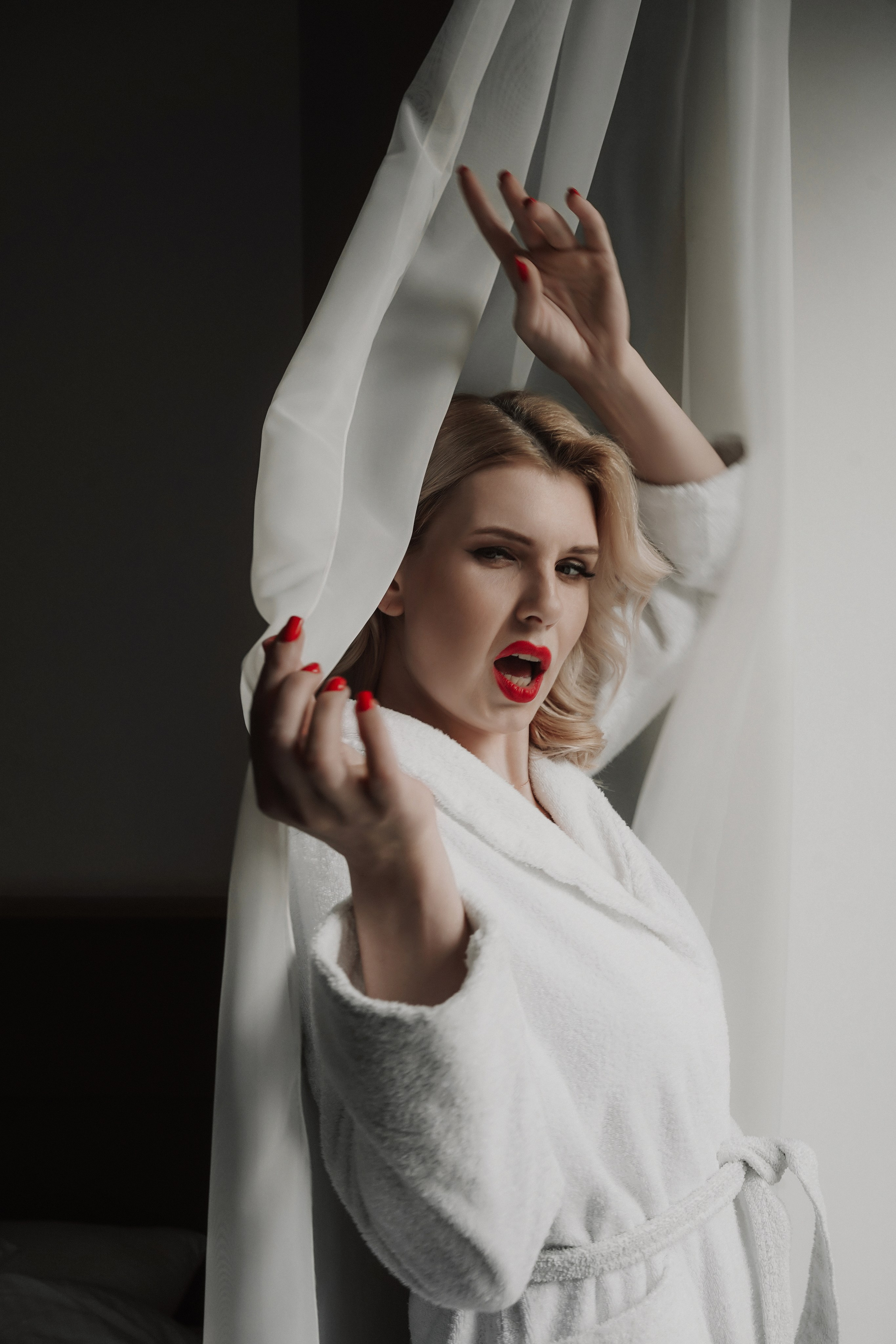 Женская фотосъемка в Ростове-на-Дону. Всё включено! Фотограф Алёна Чёботова. Свадебный фотограф в Ростове-на-Дону. Таинство Крещения и Венчания, семейные фотосессии. Алёна Чёботова