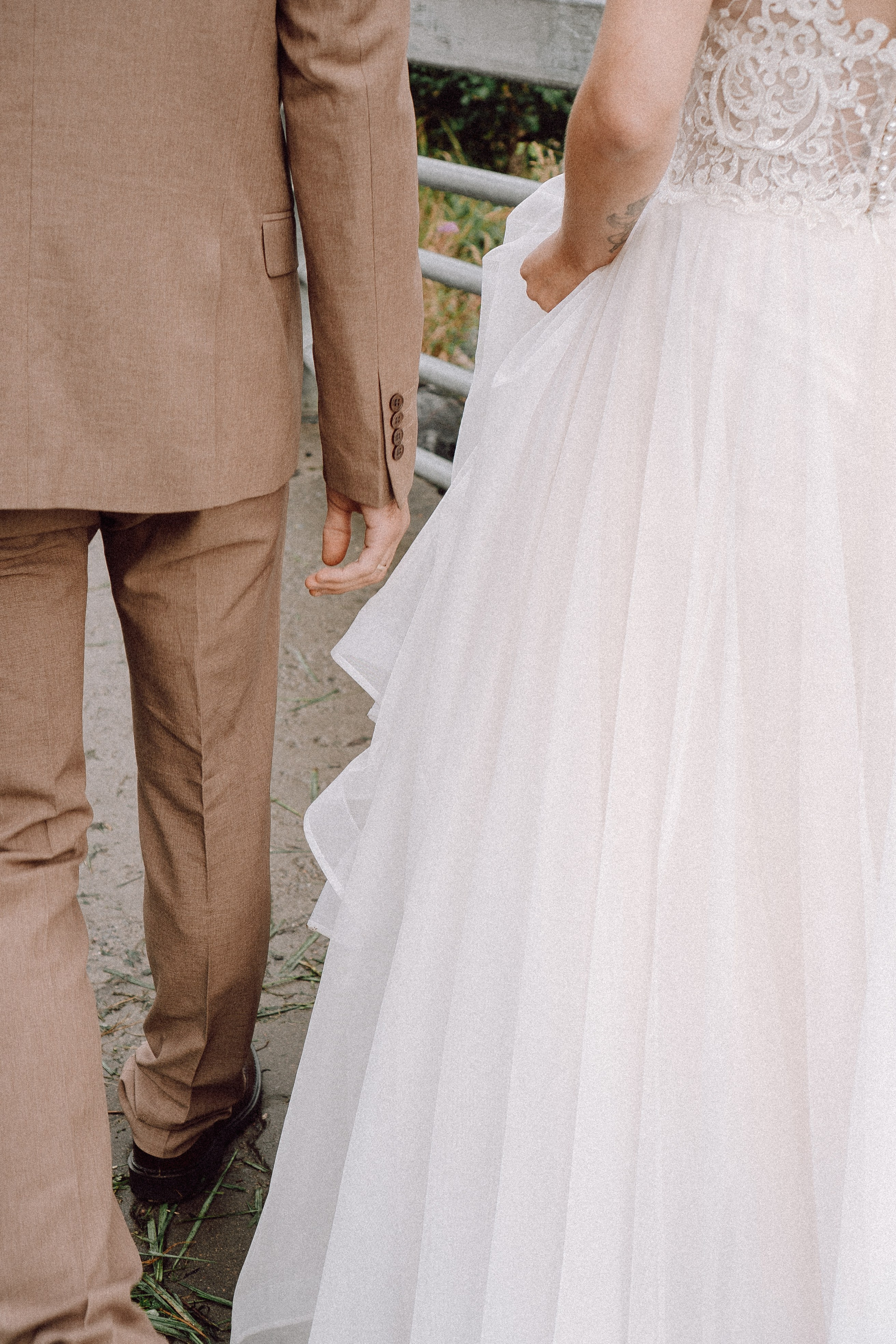 СВАДЕБНАЯ ФОТОСЕССИИЯ ПАРЫ В ГОРОДЕ ПРИОЗЕРСК В СОСНОВОМ ЛЕСУ И С ПИКАПОМ. Профессиональный фотограф, Санкт-Петербург — Виктория Богомолова