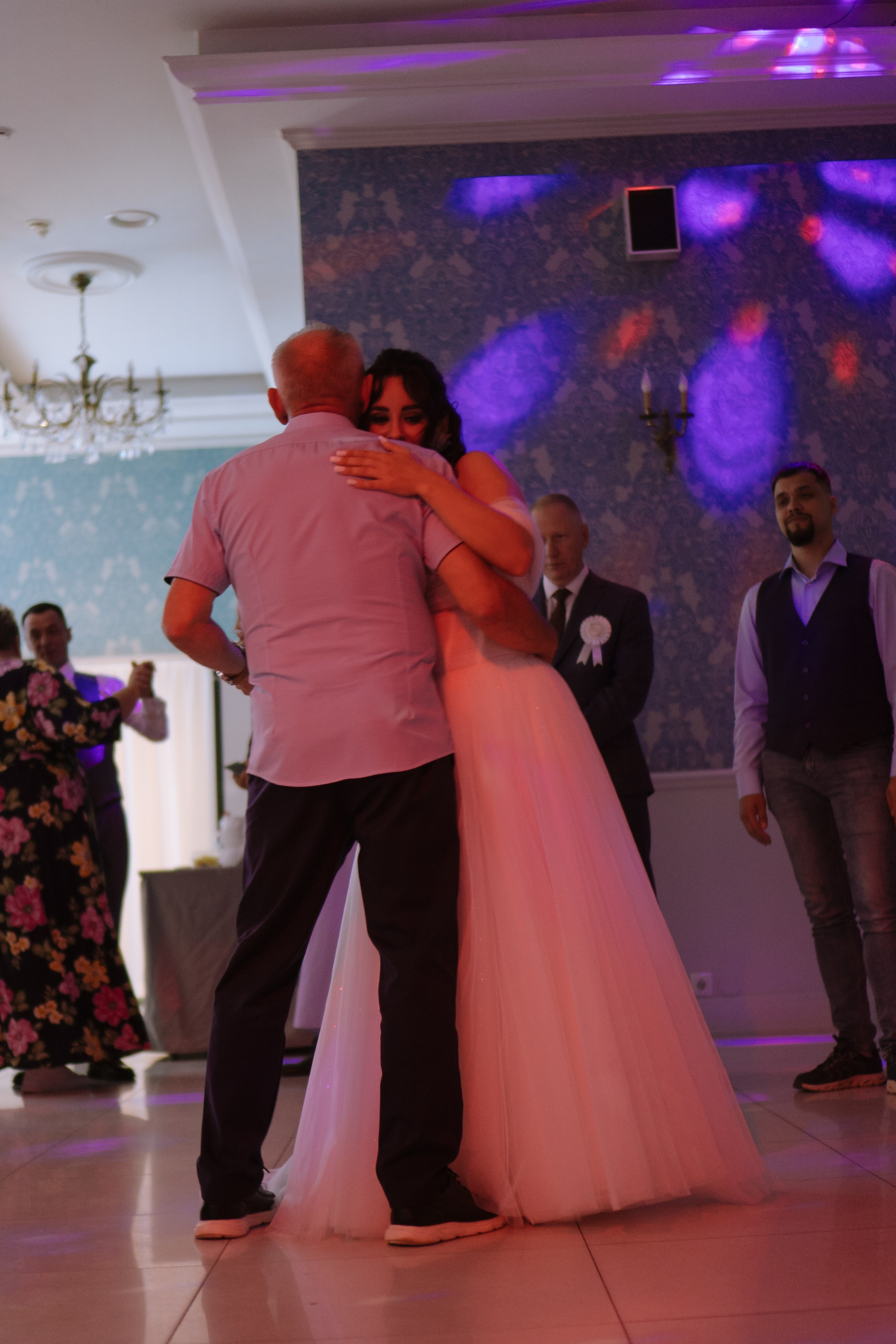 ТАНЕЦ ОТЦА И ДОЧЕРИ НА БАНКЕТЕ (СВАДЕБНАЯ ФОТОСЕСИИЯ БАНКЕТА). Профессиональный фотограф, Санкт-Петербург — Виктория Богомолова