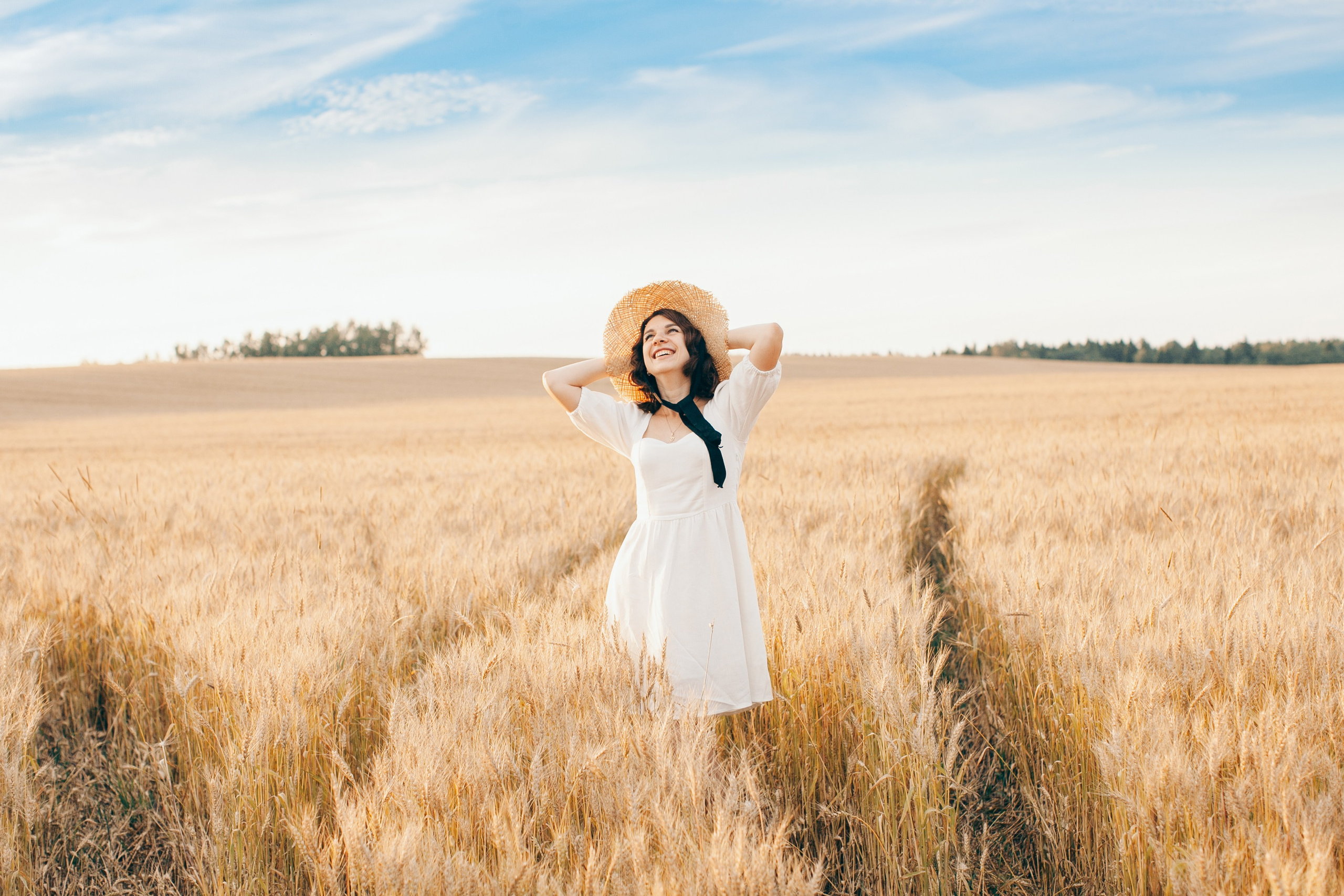 Семейная фотосессия в поле на закате. Фотограф Ольга Ефремова