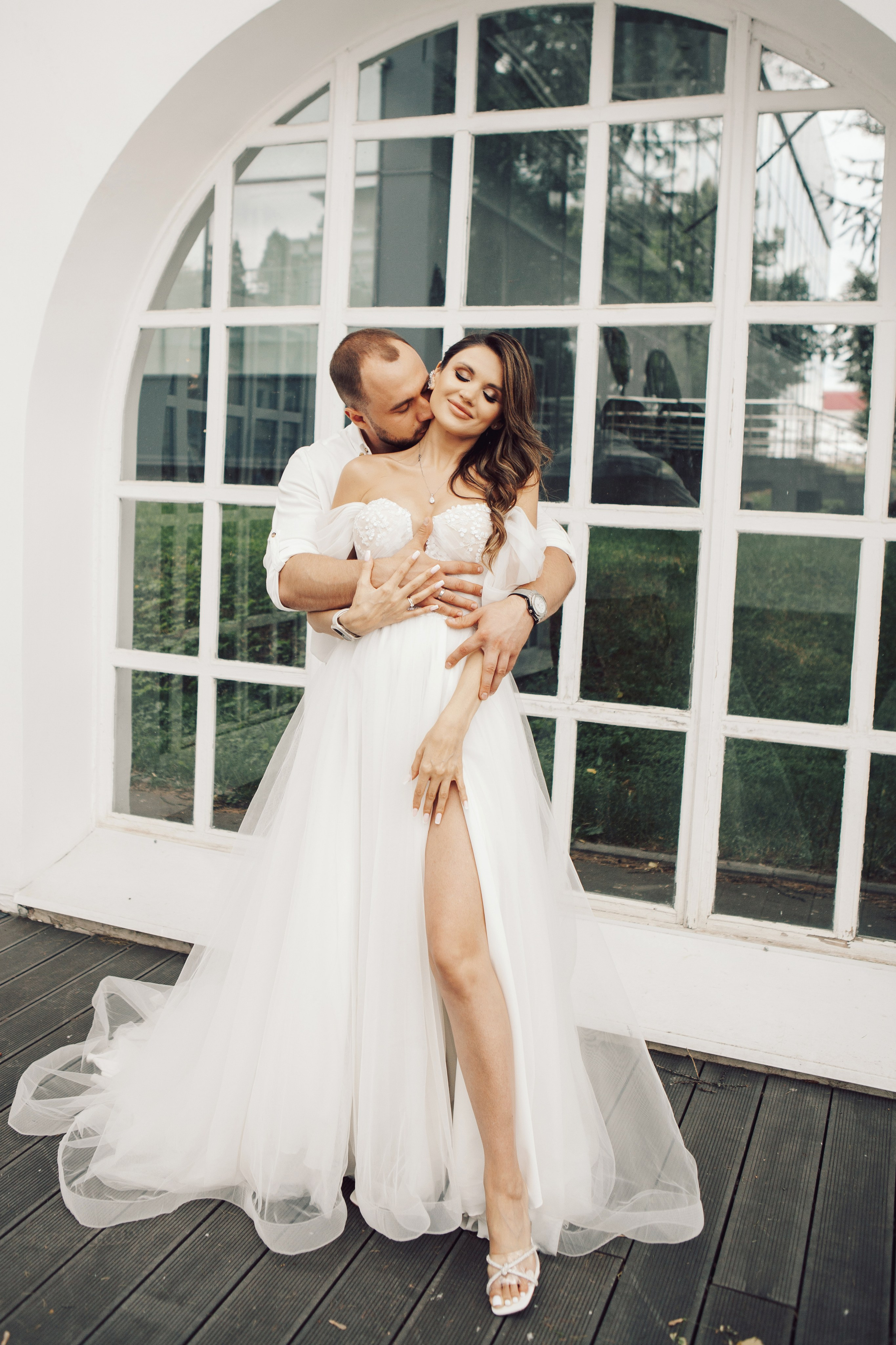 Молодожены в павильоне космонавтики и авиации №34 на вднх и в ресторане московское небо. Фотограф Ольга Ефремова