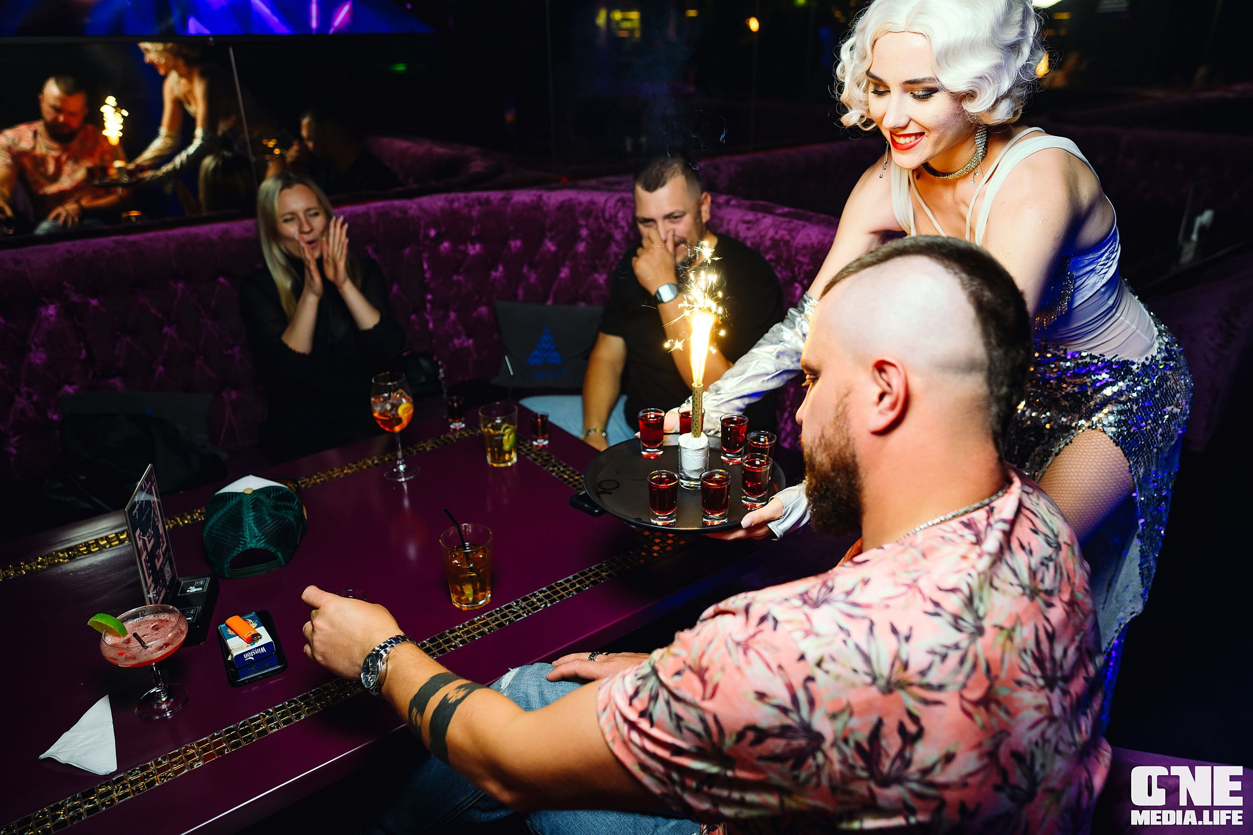 Фоторепортаж из караоке-клуба Эйфория. One Media Life: фоторепортажи, фотоотчеты с мероприятий и заведений