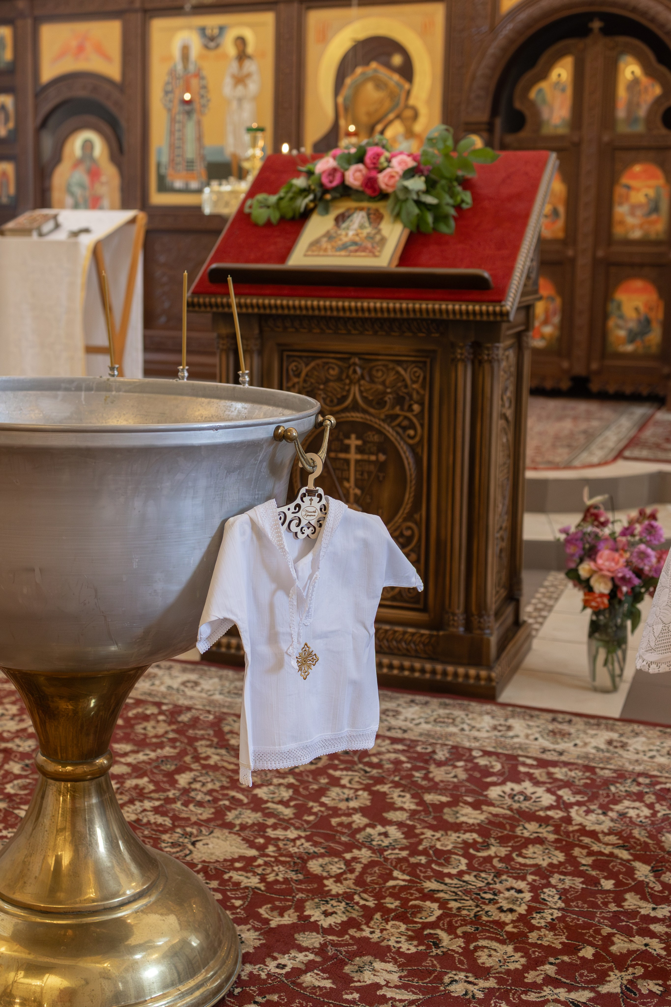 Таинство Крещения Степана в храме Воскресения Христова, с. Трубино (Калужская обл.). Надежда Стар семейный и церковный фотограф в Жукове и Калужской области