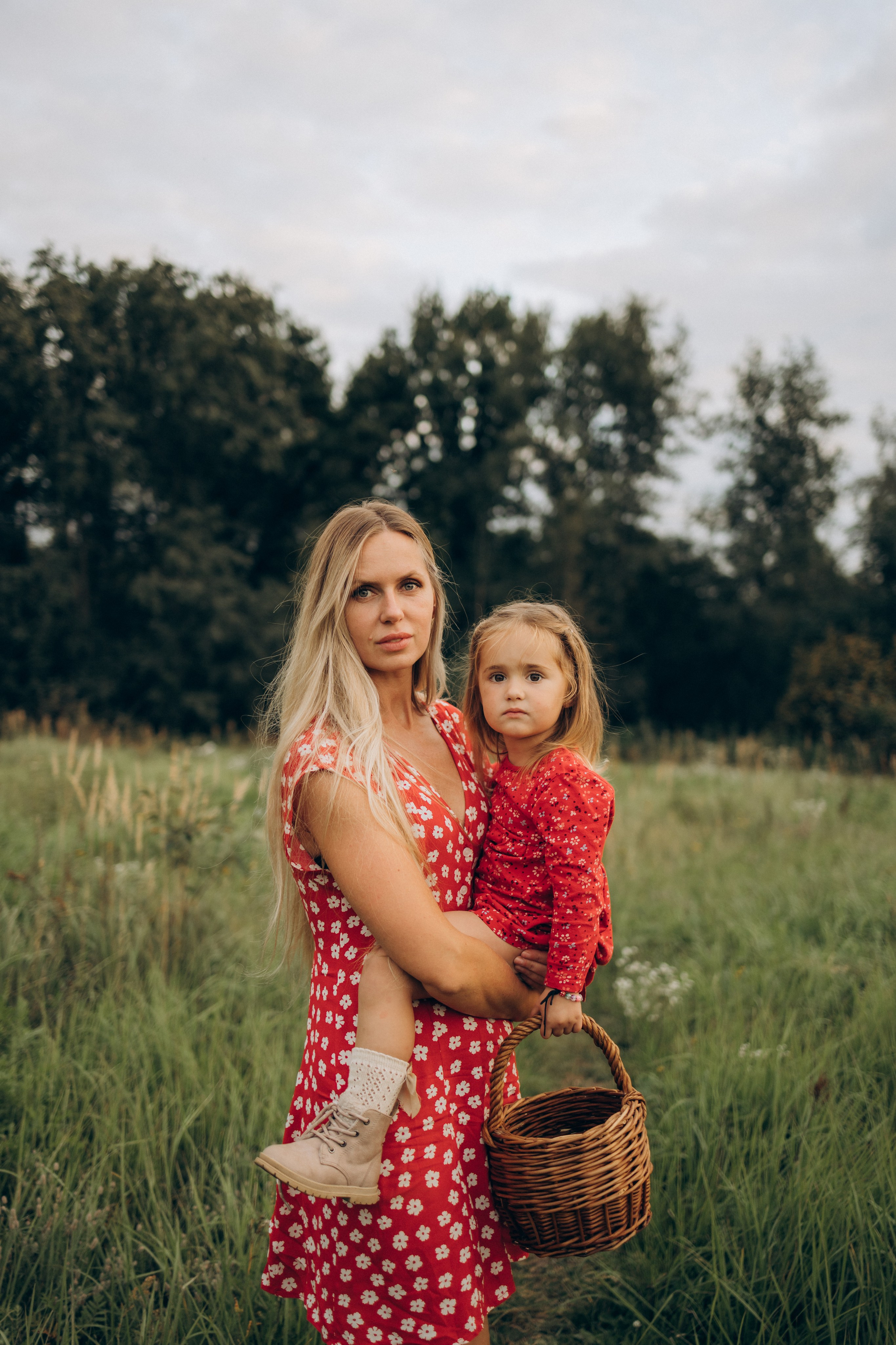 Мама и дочка (5.09.2025) г. Жуков (Калужская обл.). Надежда Стар семейный и церковный фотограф в Жукове и Калужской области