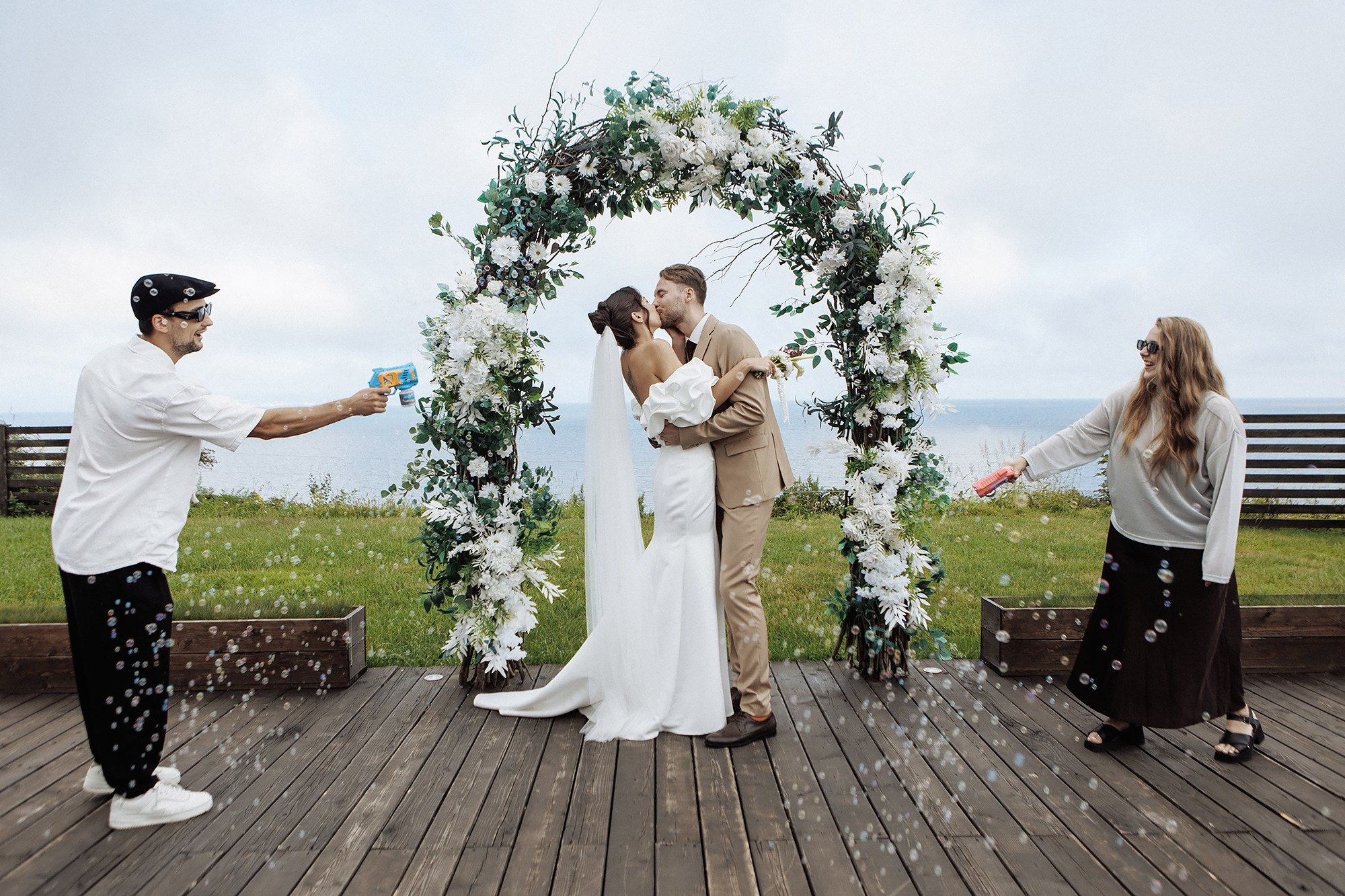 Саша и Вика 5.09.25. Свадебный фотограф Владивосток Алина Гевондова