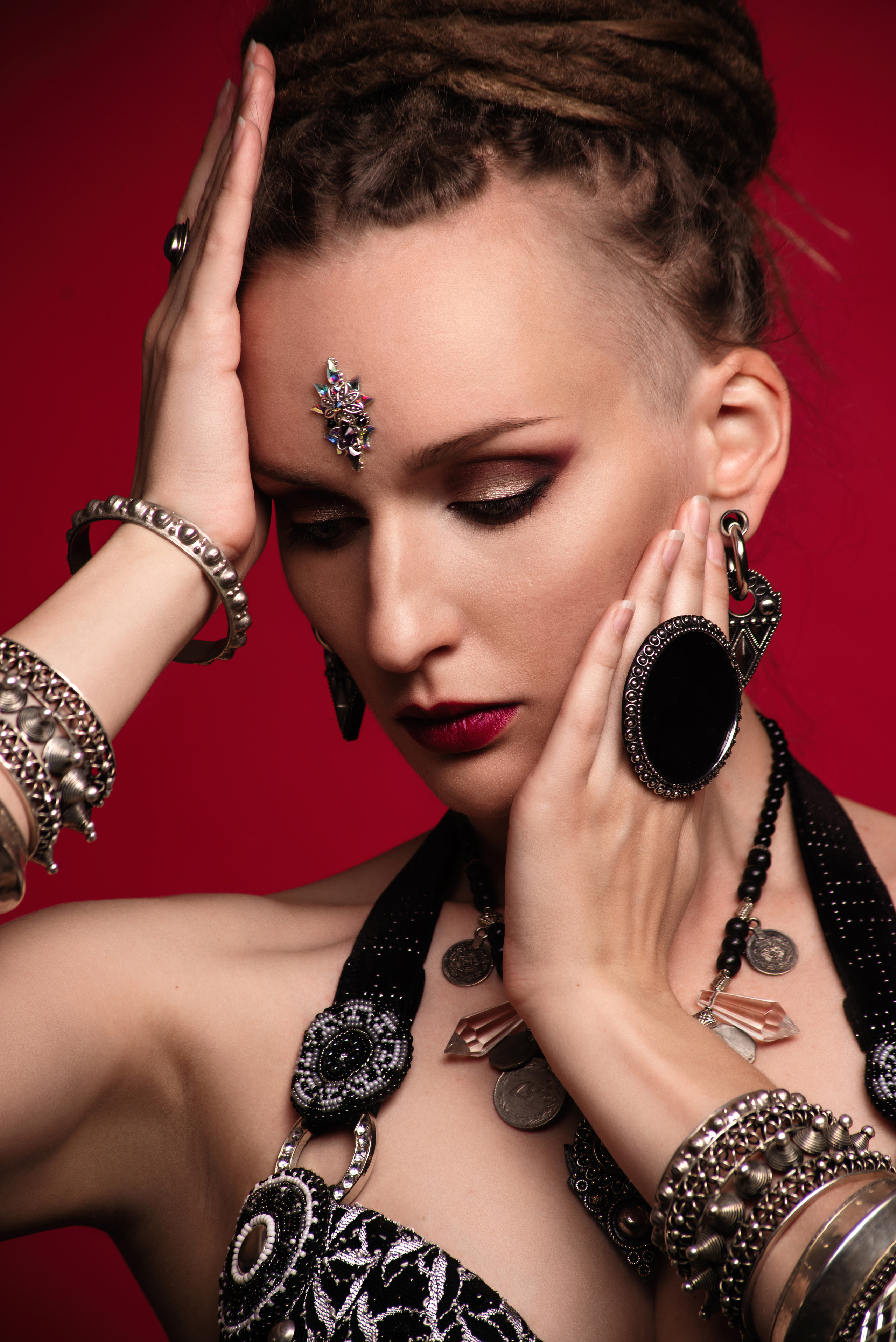 Julia / Tribal. Главная