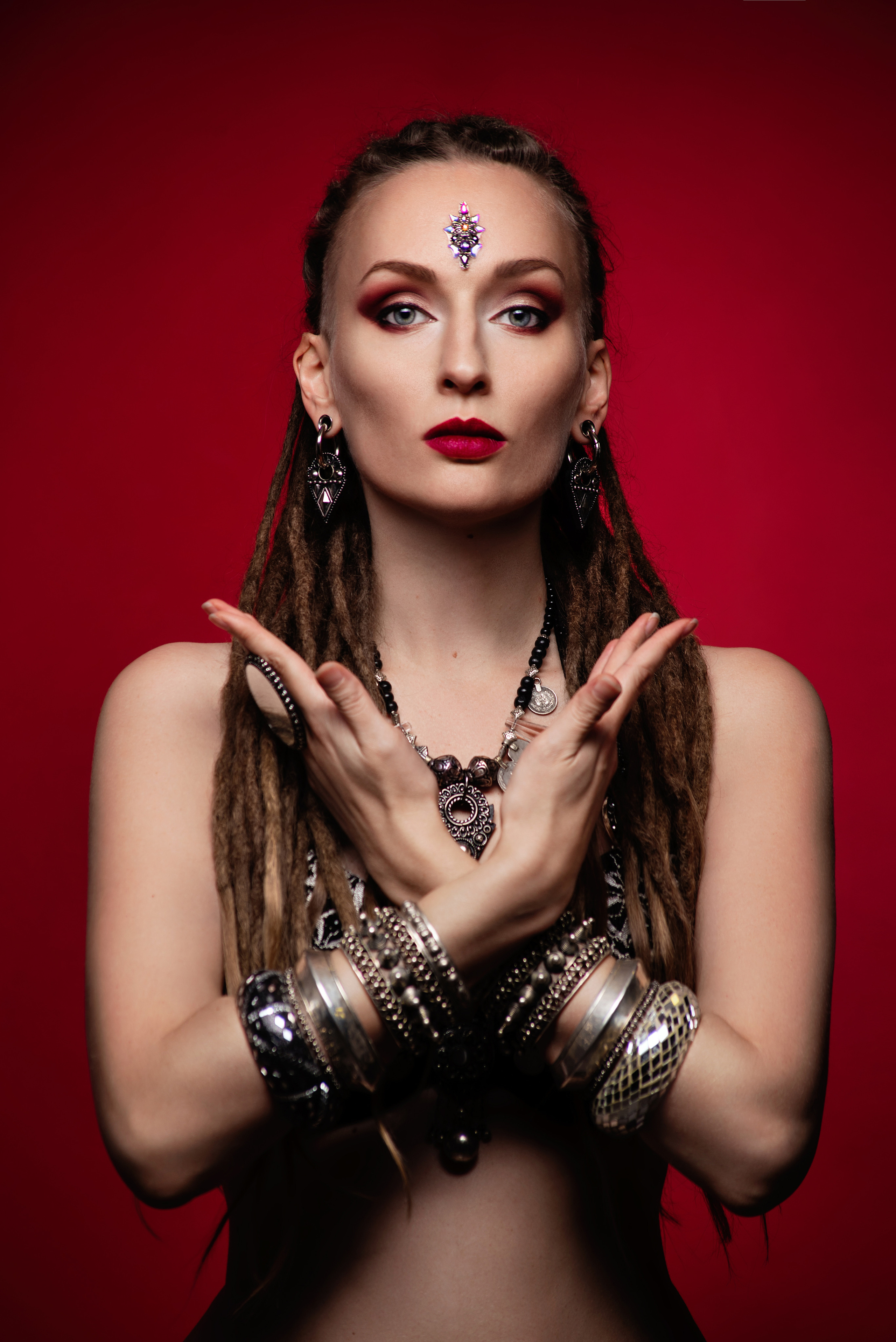 Julia / Tribal. Главная