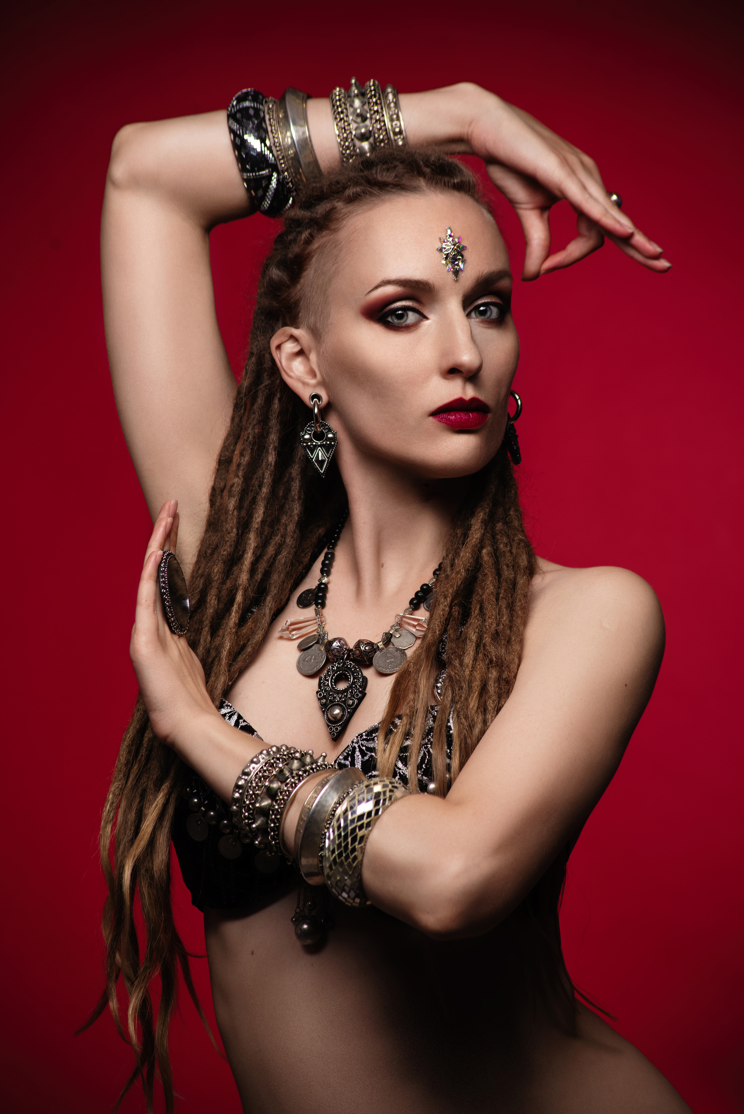 Julia / Tribal. Главная