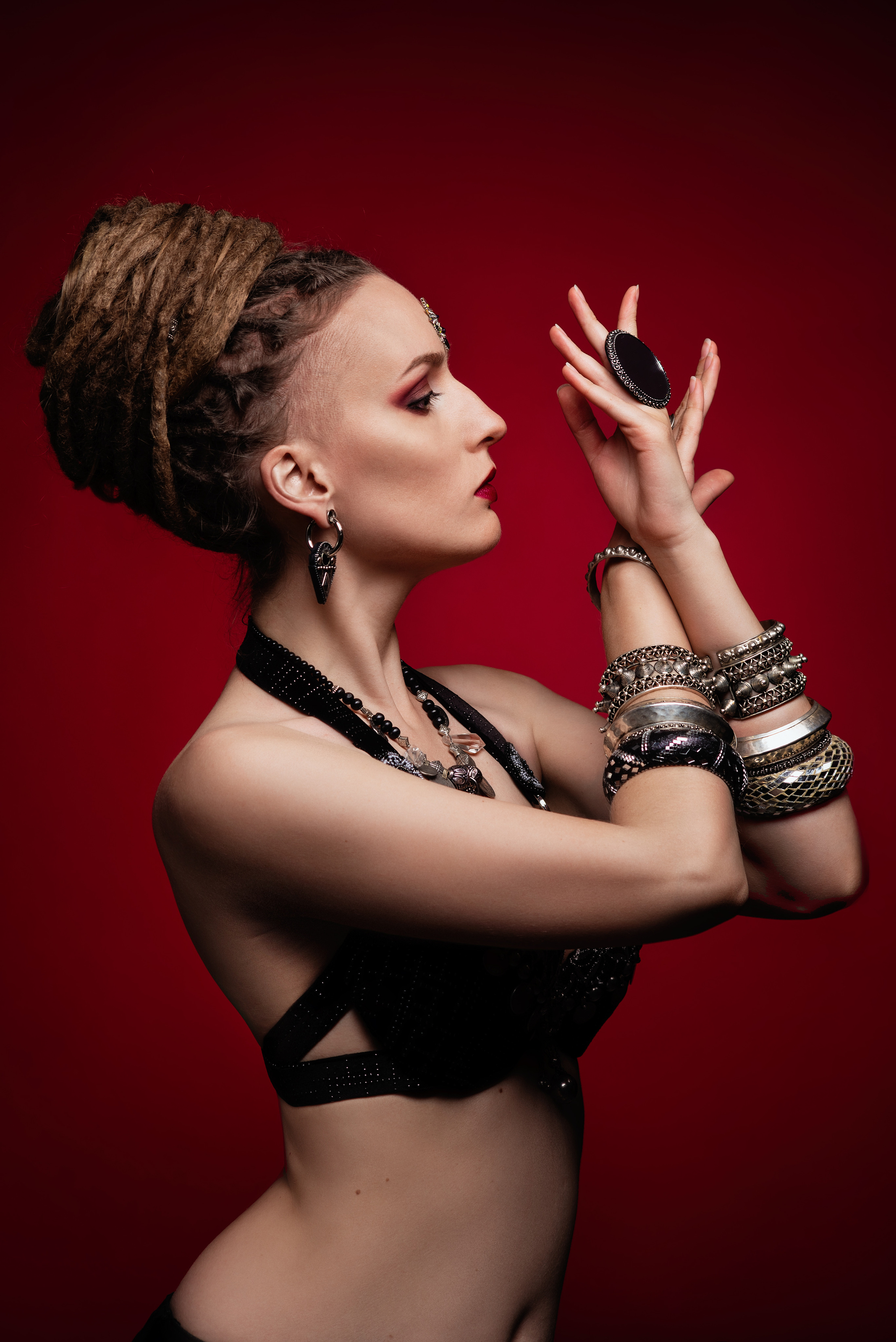 Julia / Tribal. Главная