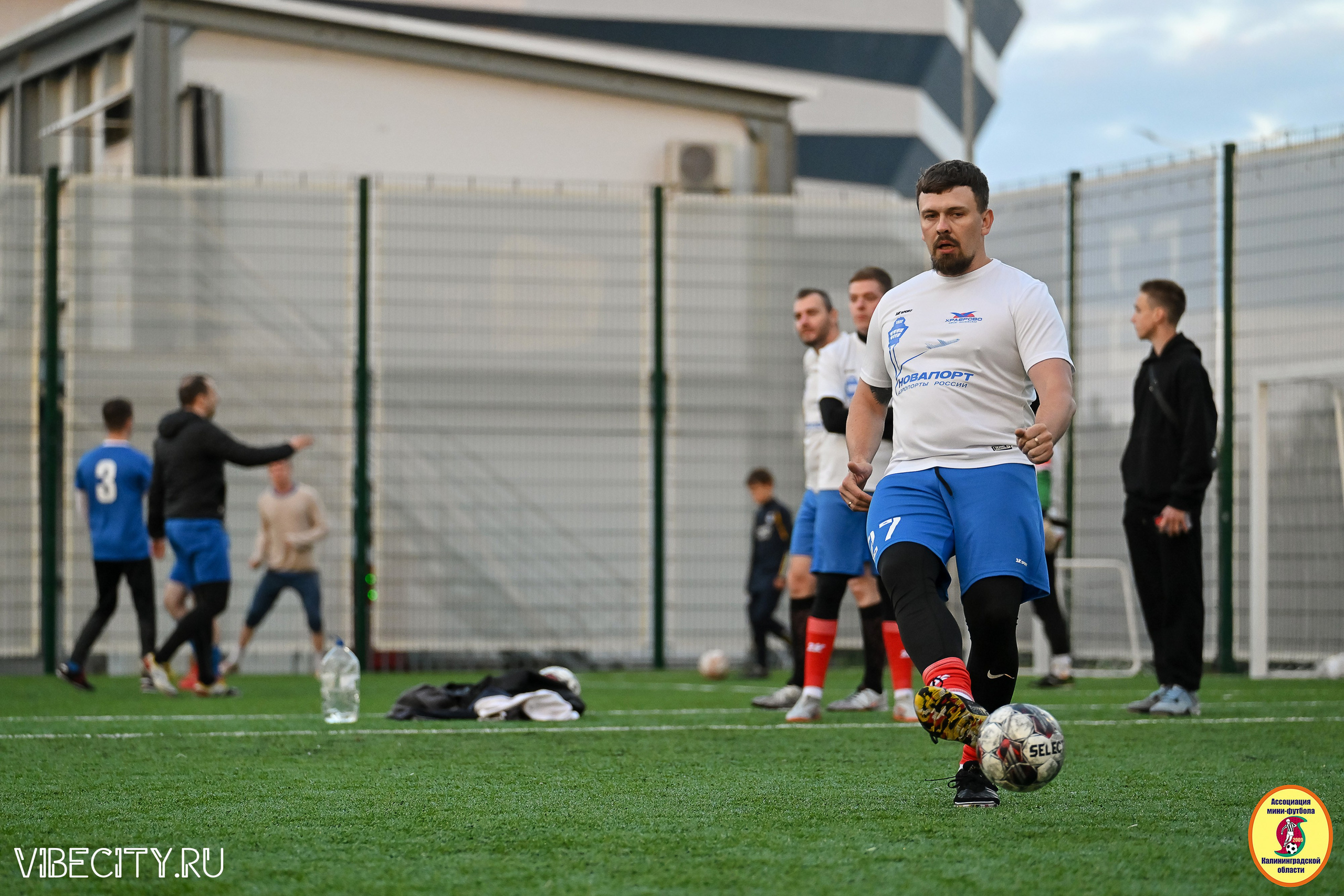 ИГРЫ МИНИ-ФУТБОЛЬНОЙ И КОРПОРАТИВНОЙ ЛИГИ. VIBECITY.RU Вайб Сити Ру Фоторепортажи Фотоотчеты Калининград