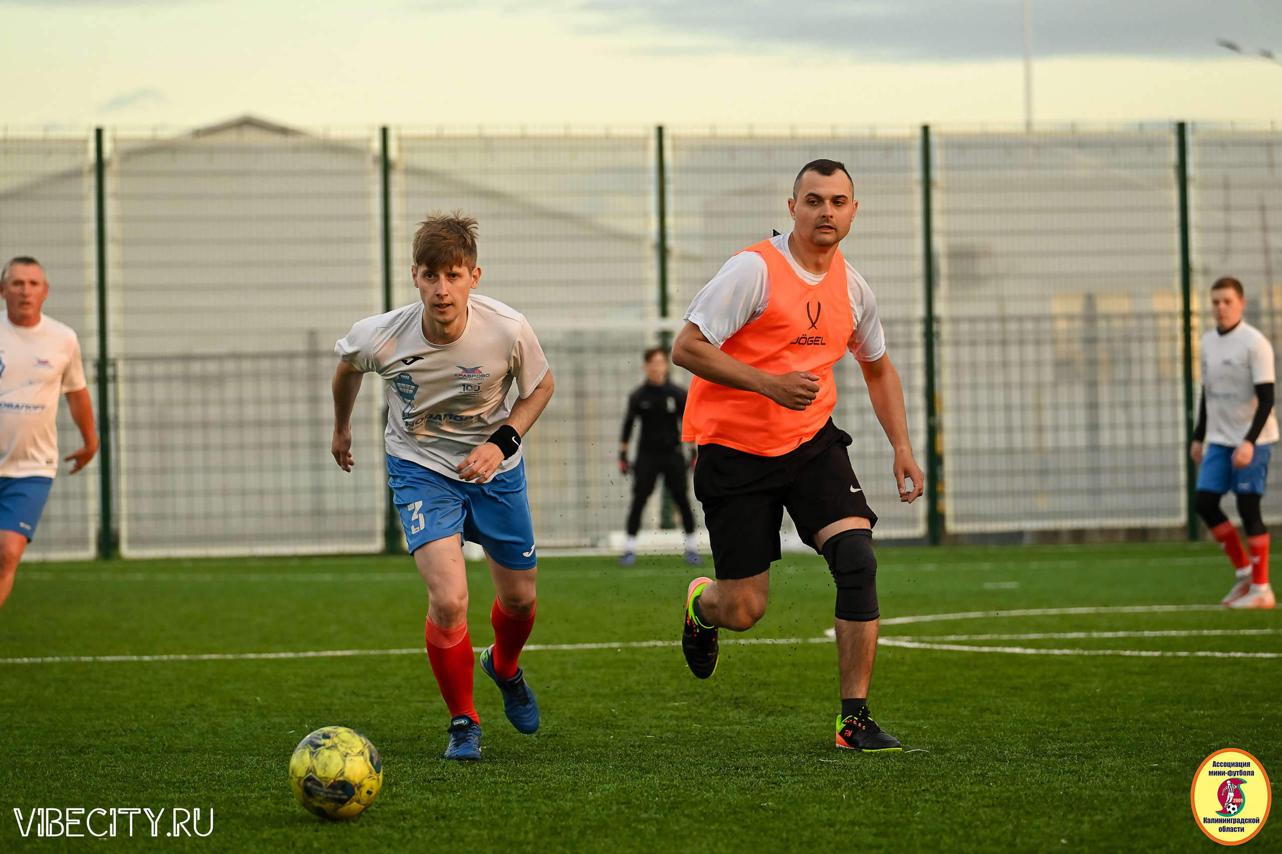 ИГРЫ МИНИ-ФУТБОЛЬНОЙ И КОРПОРАТИВНОЙ ЛИГИ. VIBECITY.RU Вайб Сити Ру Фоторепортажи Фотоотчеты Калининград