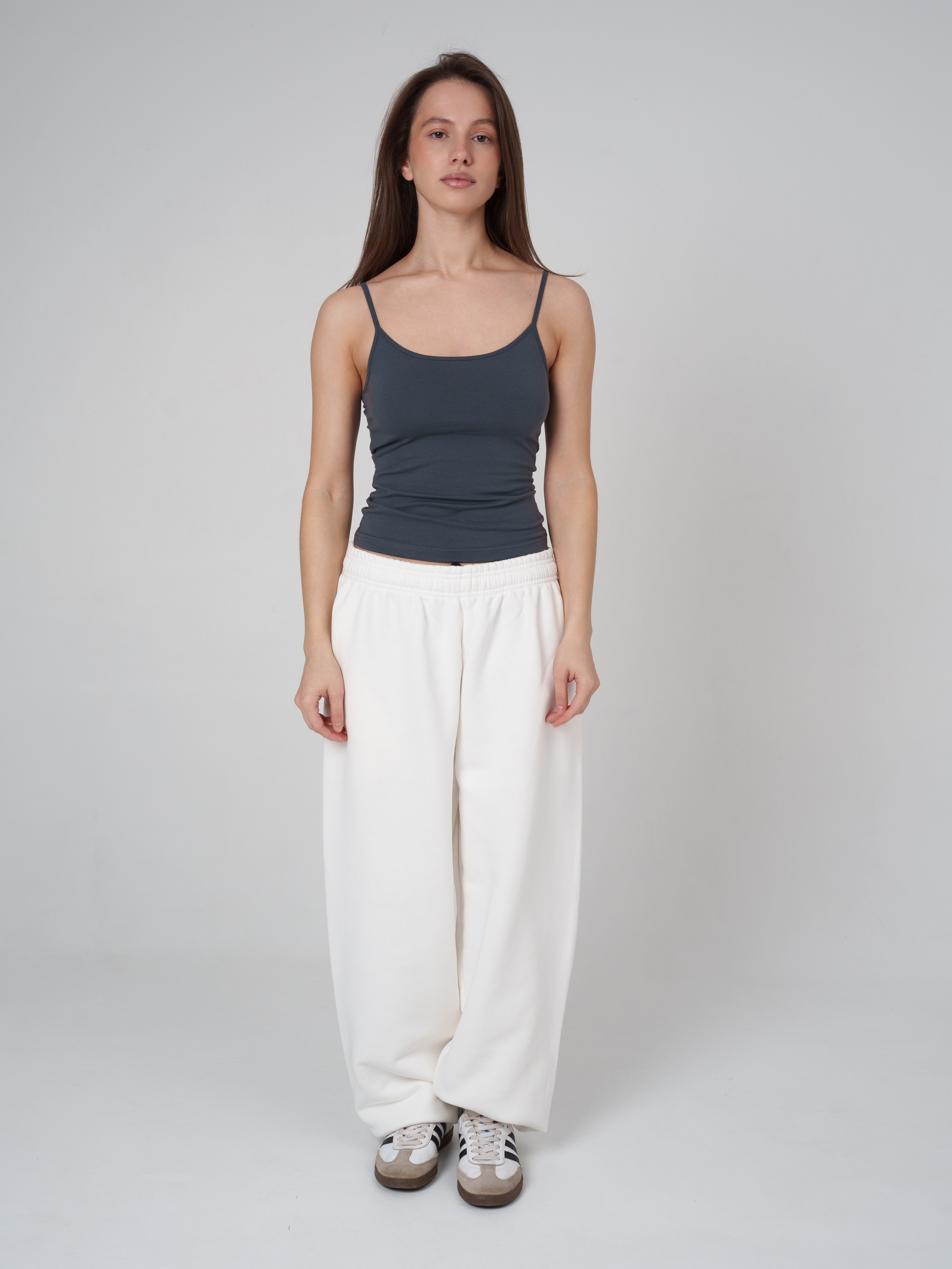 Топы на сером фоне. Иван Упоров — фотограф, рилсмейкер чебоксары