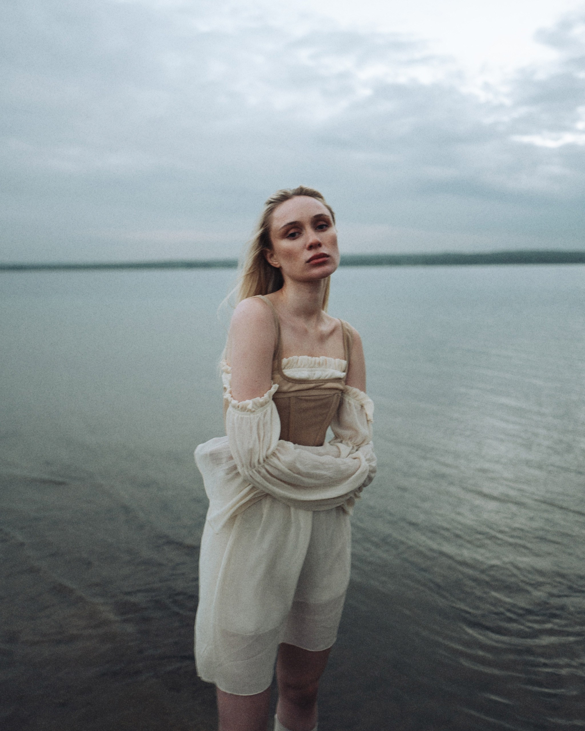 Даша «Сухой берег». Никита Линейцев — индивидуальный портретный фотограф в Москве и Иркутске