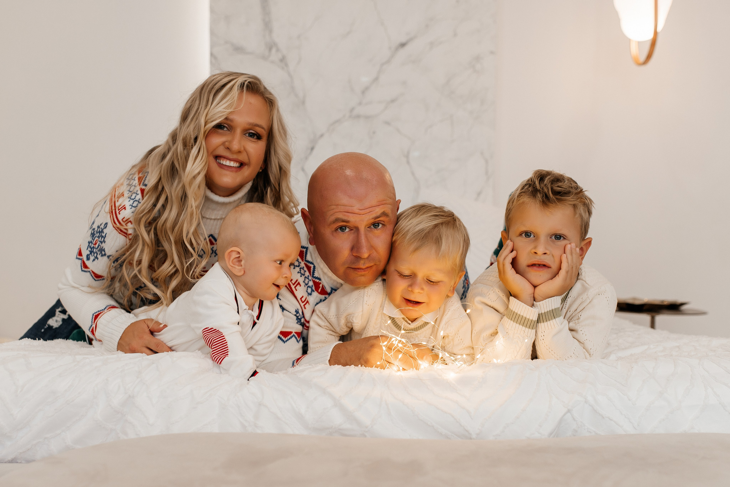 Алиша семейная новогодняя. Семейный фотограф в Санкт-Петербурге Ирина Иванова