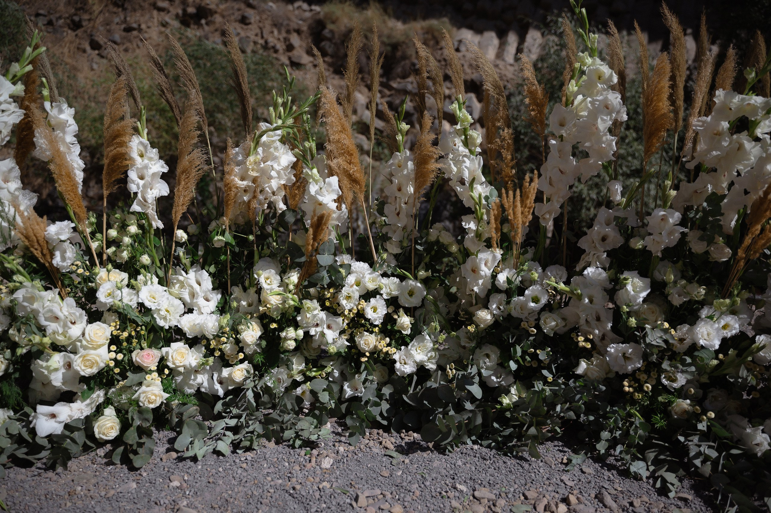 Трогательная свадебная вечеринка в горах Армении. Афина Ефимова. Свадебный фотограф Москва