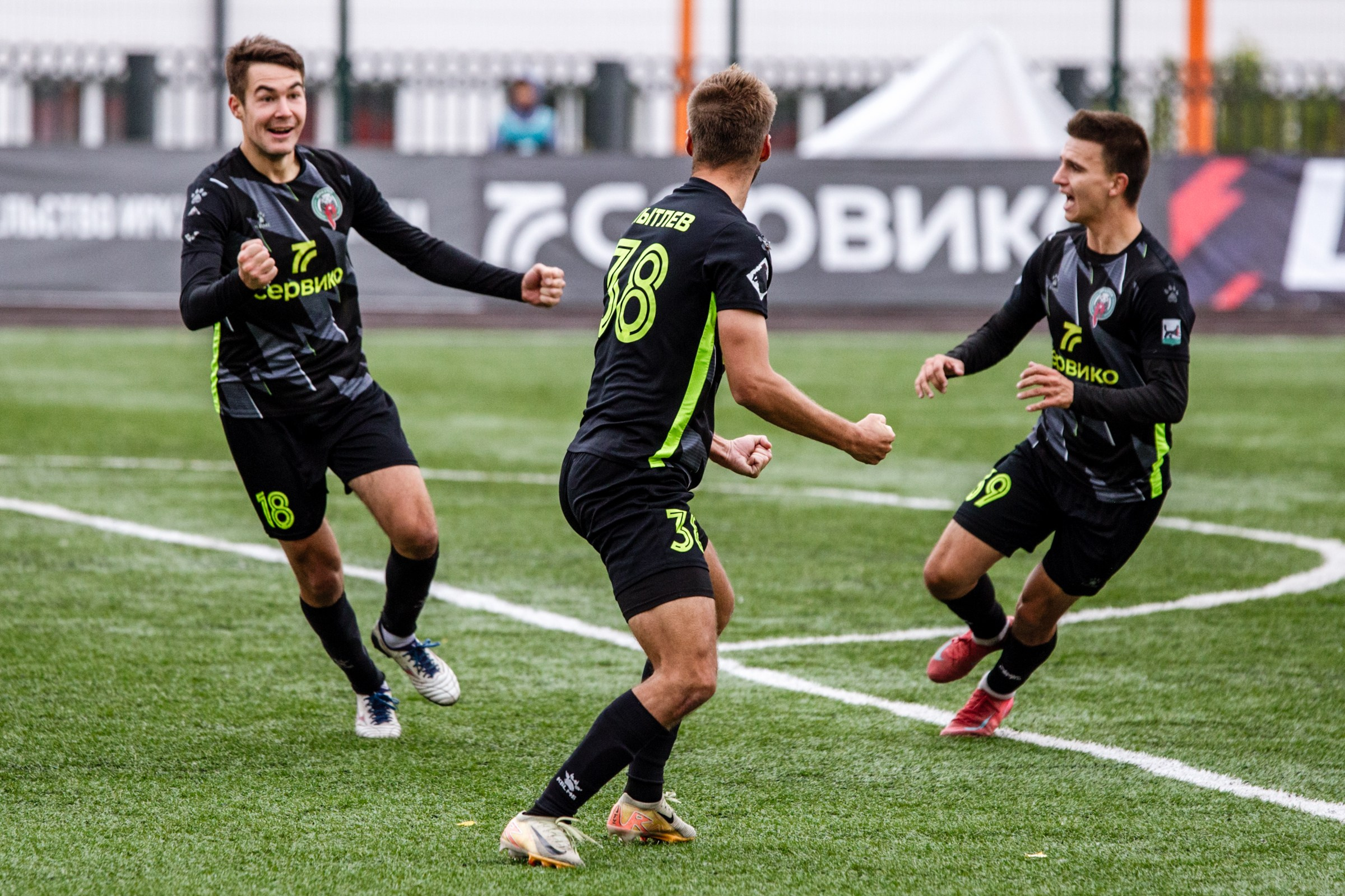 Первенство России по футболу LEON-Вторая лига Б | ФК Иркутск — Космос (Долгопрудный) | 14.09.25. Фотограф в Иркутске Евгения Айвазова