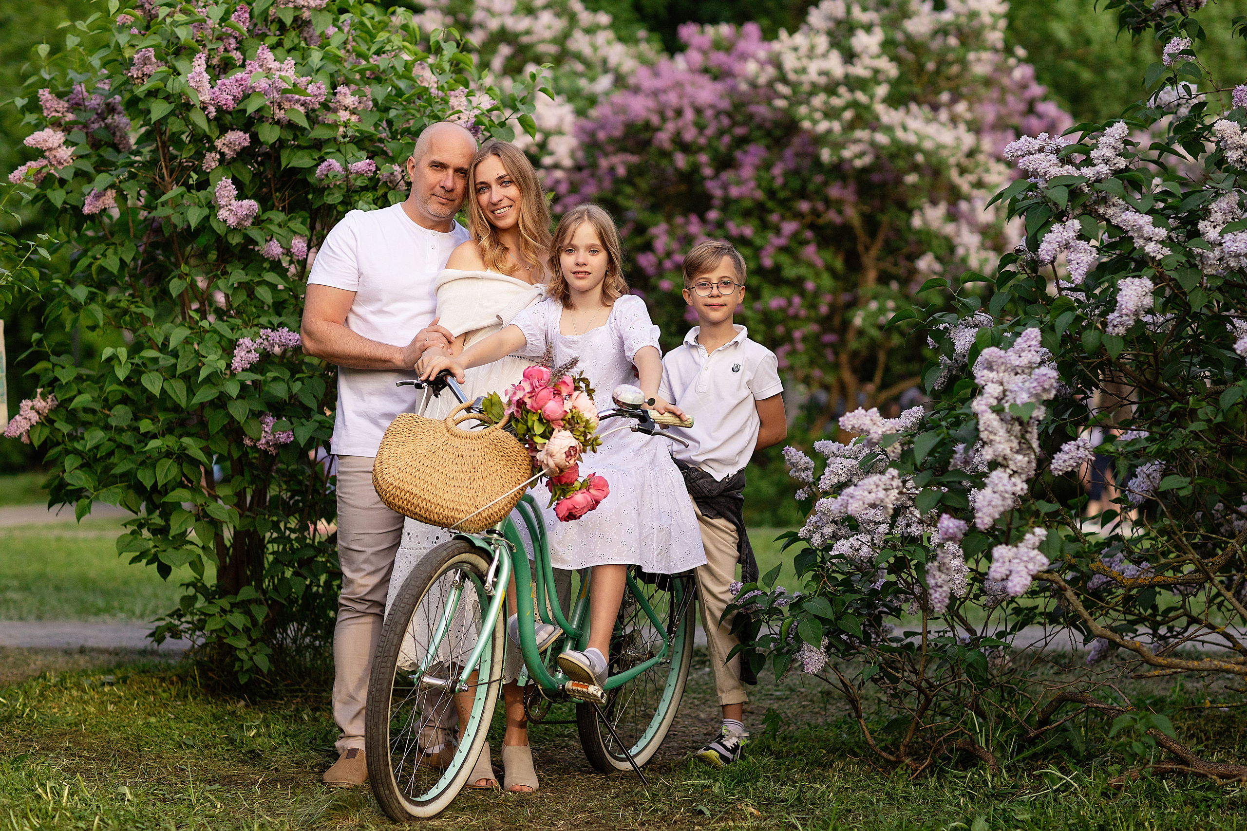 Семейная съемка в Сиреневом саду. Фотограф Екатерина Кудрик. Москва