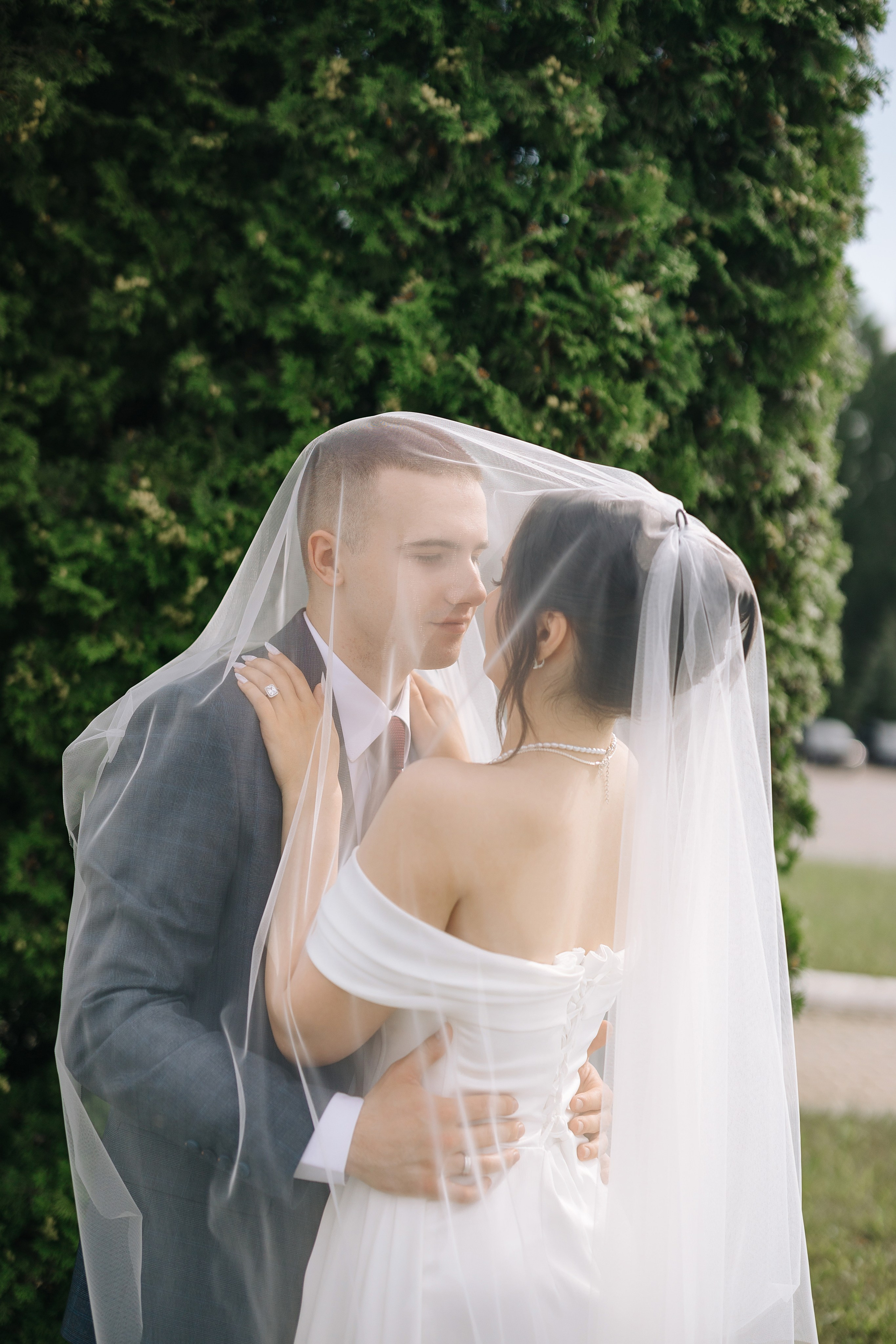 Белый лист. Александр Антонов. Профессиональный свадебный, репортажный фотограф в Москве, Подольске. Фото+Видео на любой праздник