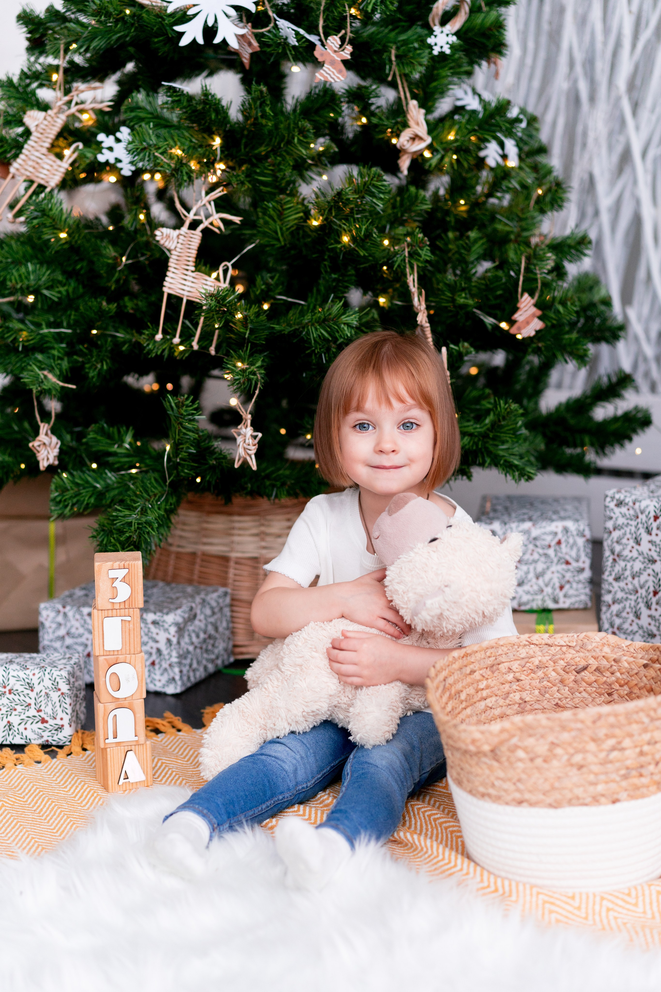 С Днём Рождения ребенка, портрет. Детская, семейная фотостудия в Санкт-Петербурге