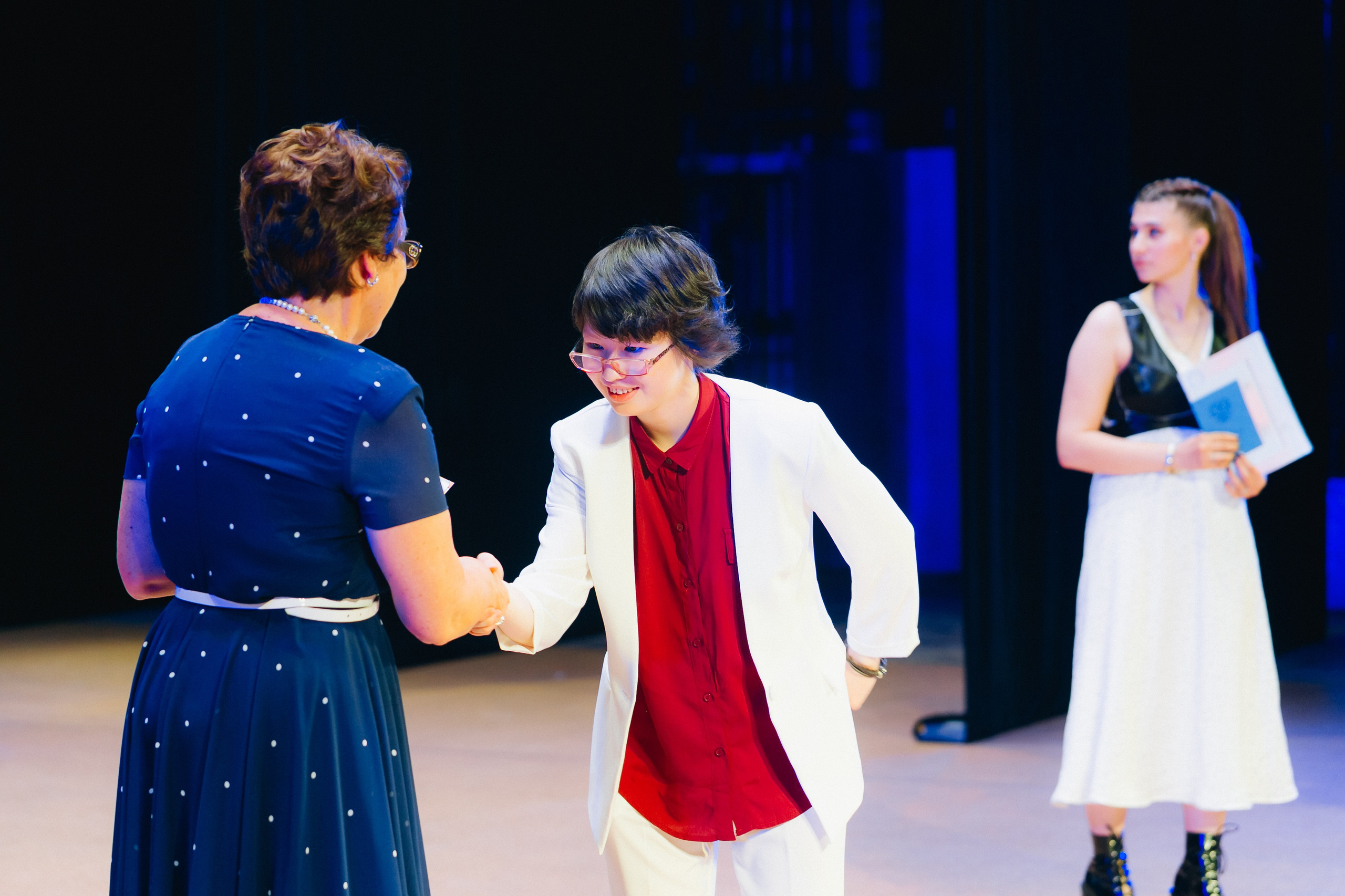 Вручение аттестатов 14 Гимназия. Свадебный и семейный фотограф в Улан-Удэ