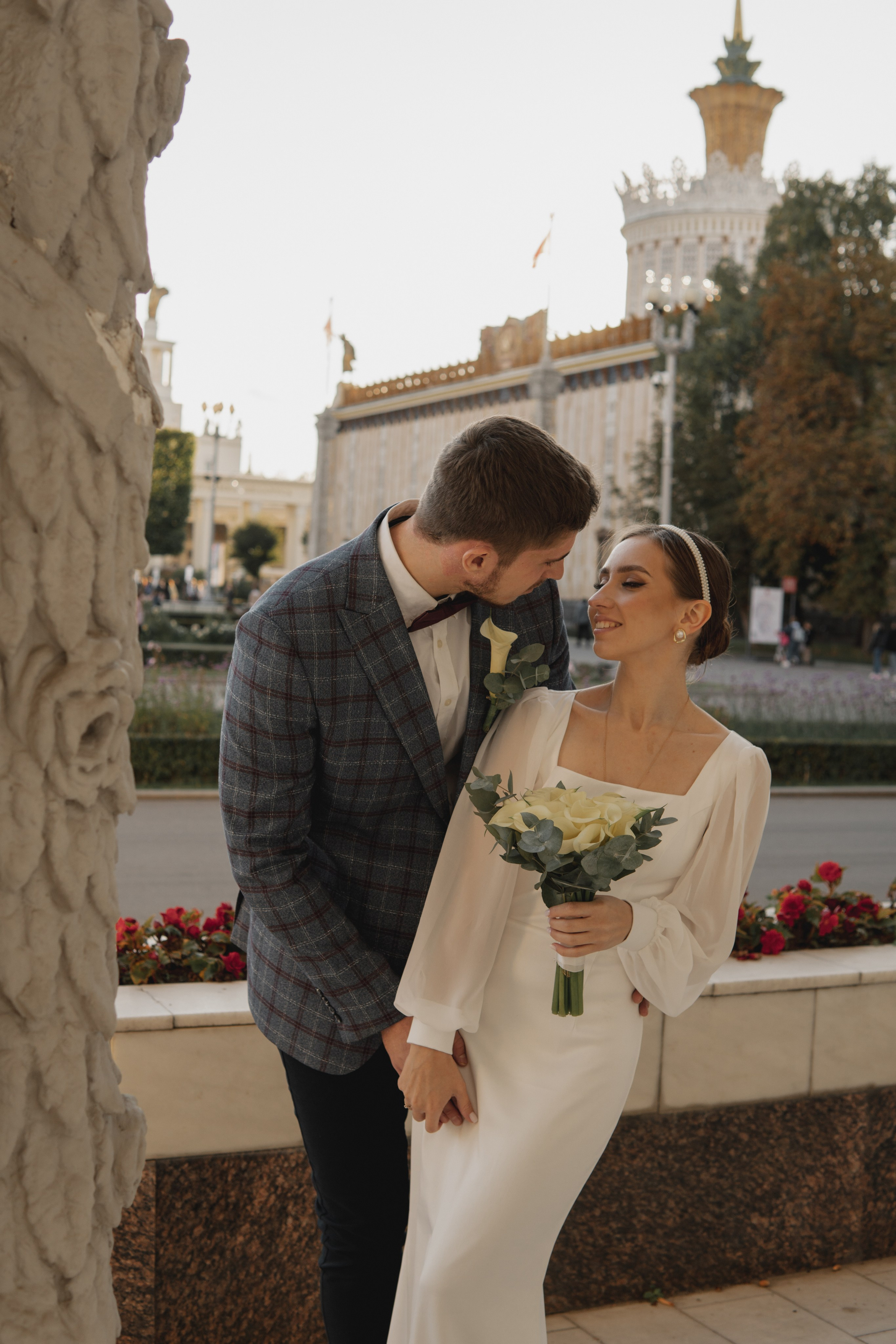 Свадебная прогулка. Мы тонем в лучах нежных объятий. Свадебный и портретный фотограф в Москве, Светлана Янковая