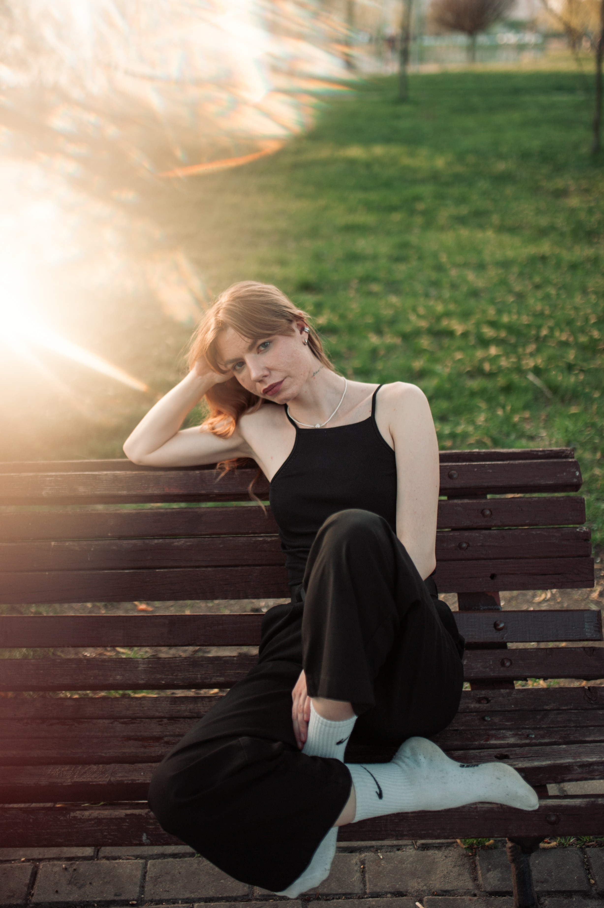 Портрет на природе в Гомеле: девушка на фоне сквера