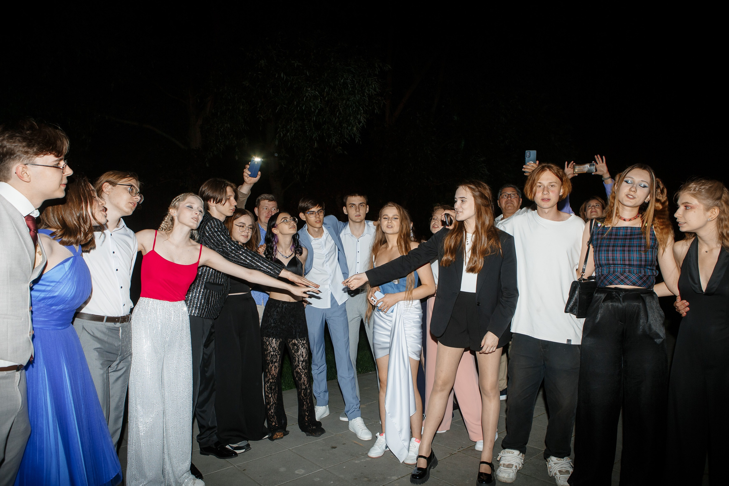 Выпускной Гимназия 12 2024 OpenHouse. Свадебный и портретный Фотограф в Липецке Дмитрий Котюков