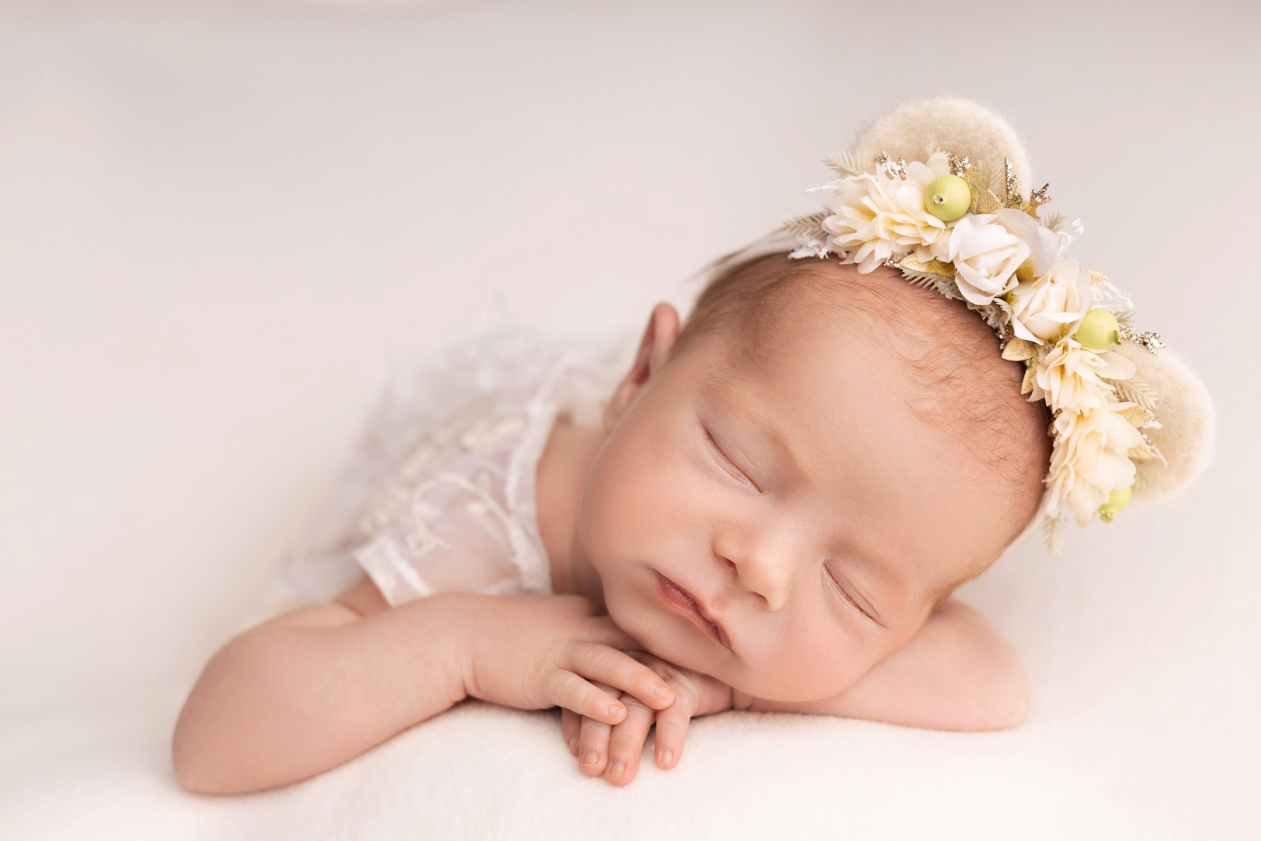 Классическая фотосессия малыша. Фотограф новорожденных малышей в Омске и Омской области Эльвира Камаева
