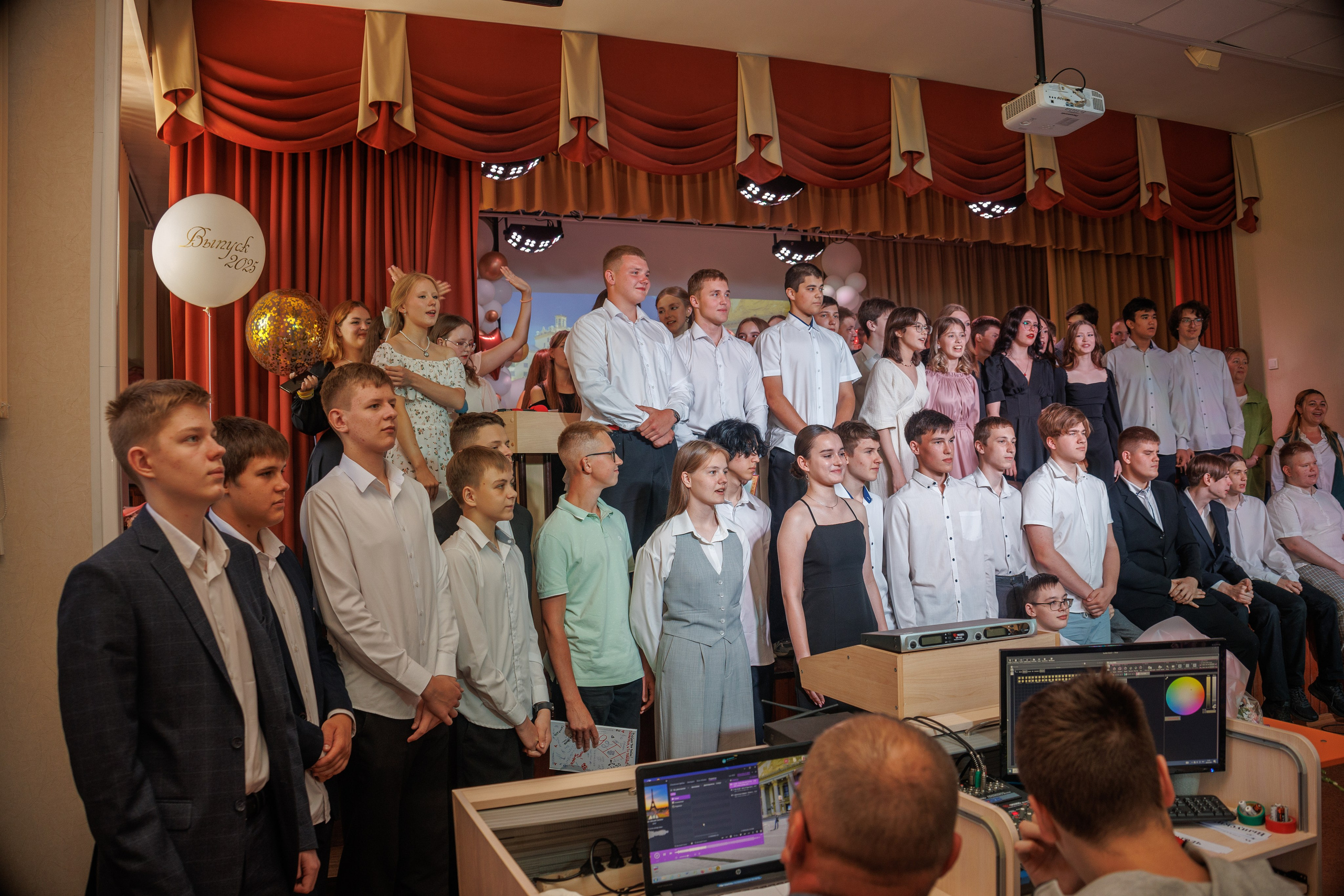 Вручение аттестатов. Свадебный и семейный фотограф в Новосибирске Ирина Дорошкова