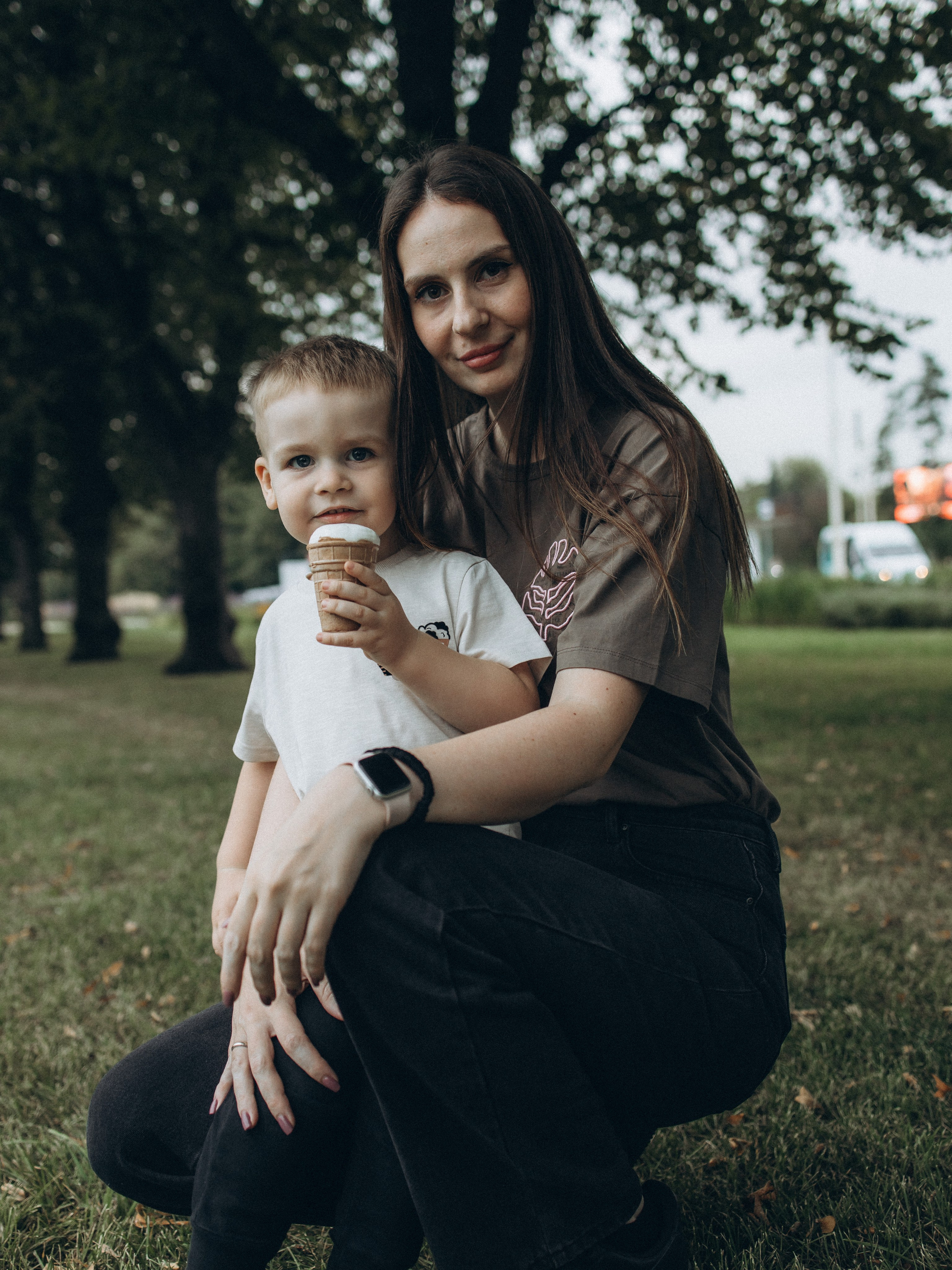 Мама и сын. Осенняя прогулка. Фотограф Дарья Соколовская