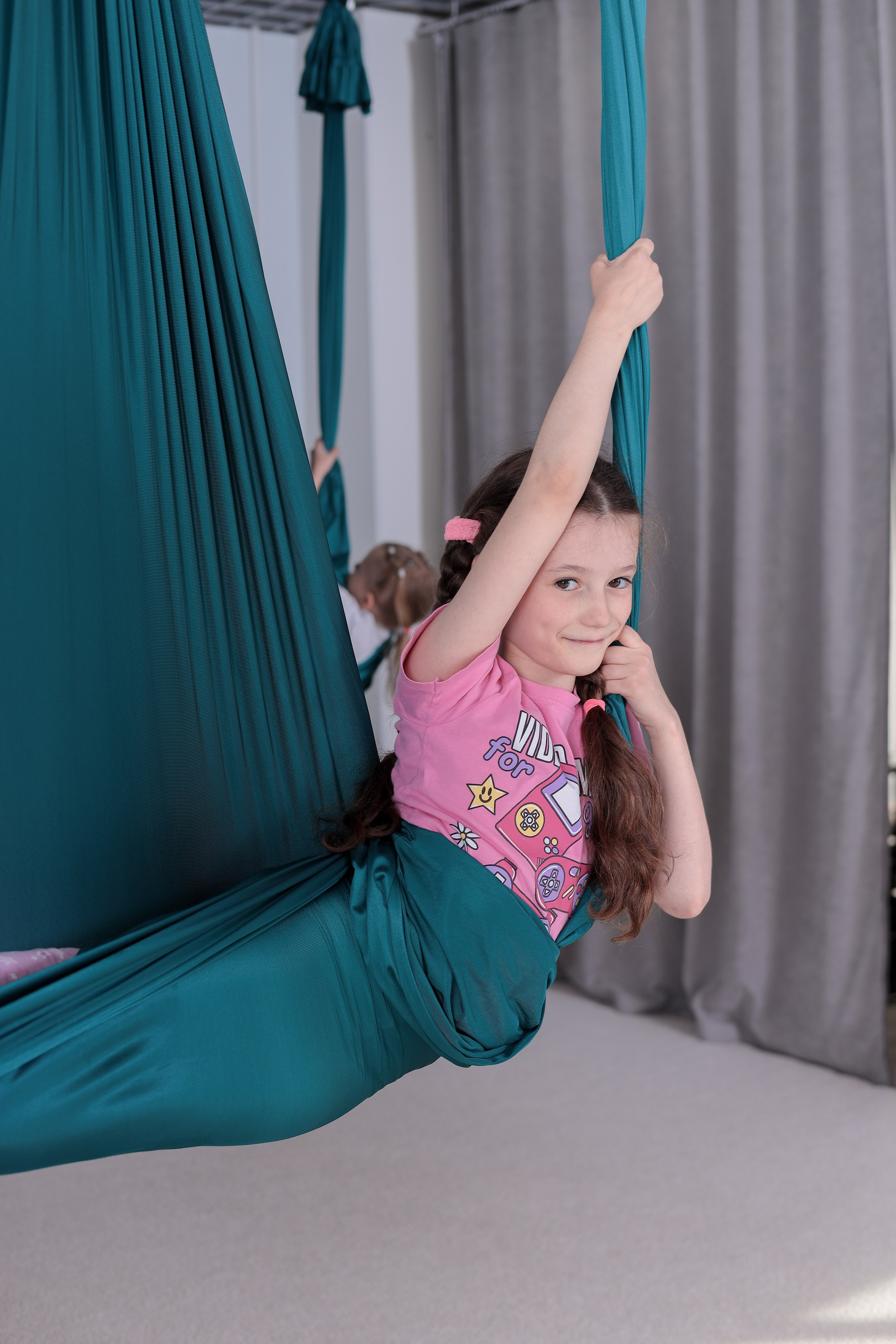 Детская аэройога. Фотограф Надршина Лилия