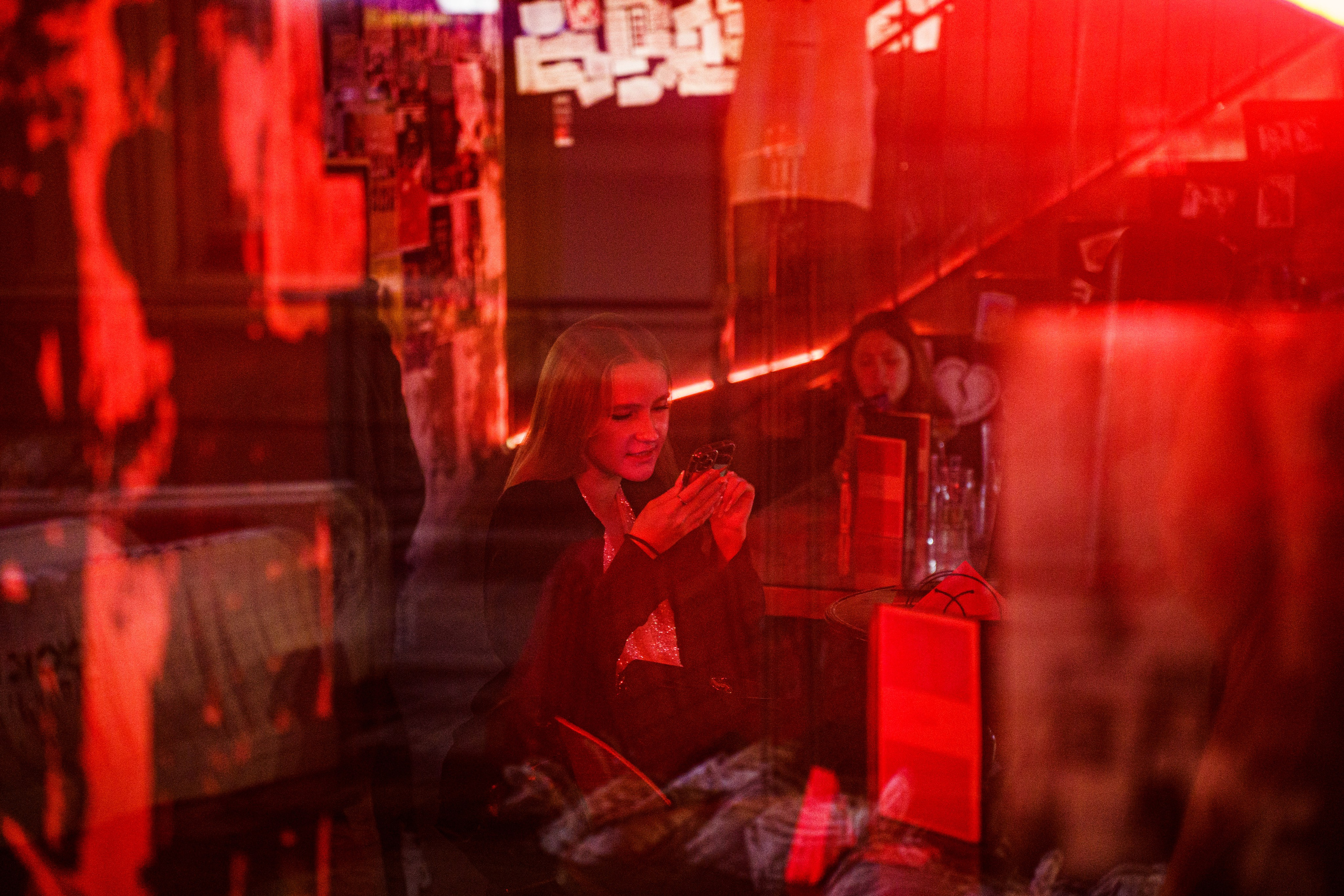 Из Сибири с любовью. Бар разбитых сердец. Концертный и репортажный фотограф в Санкт-Петербурге Слава Пахомов