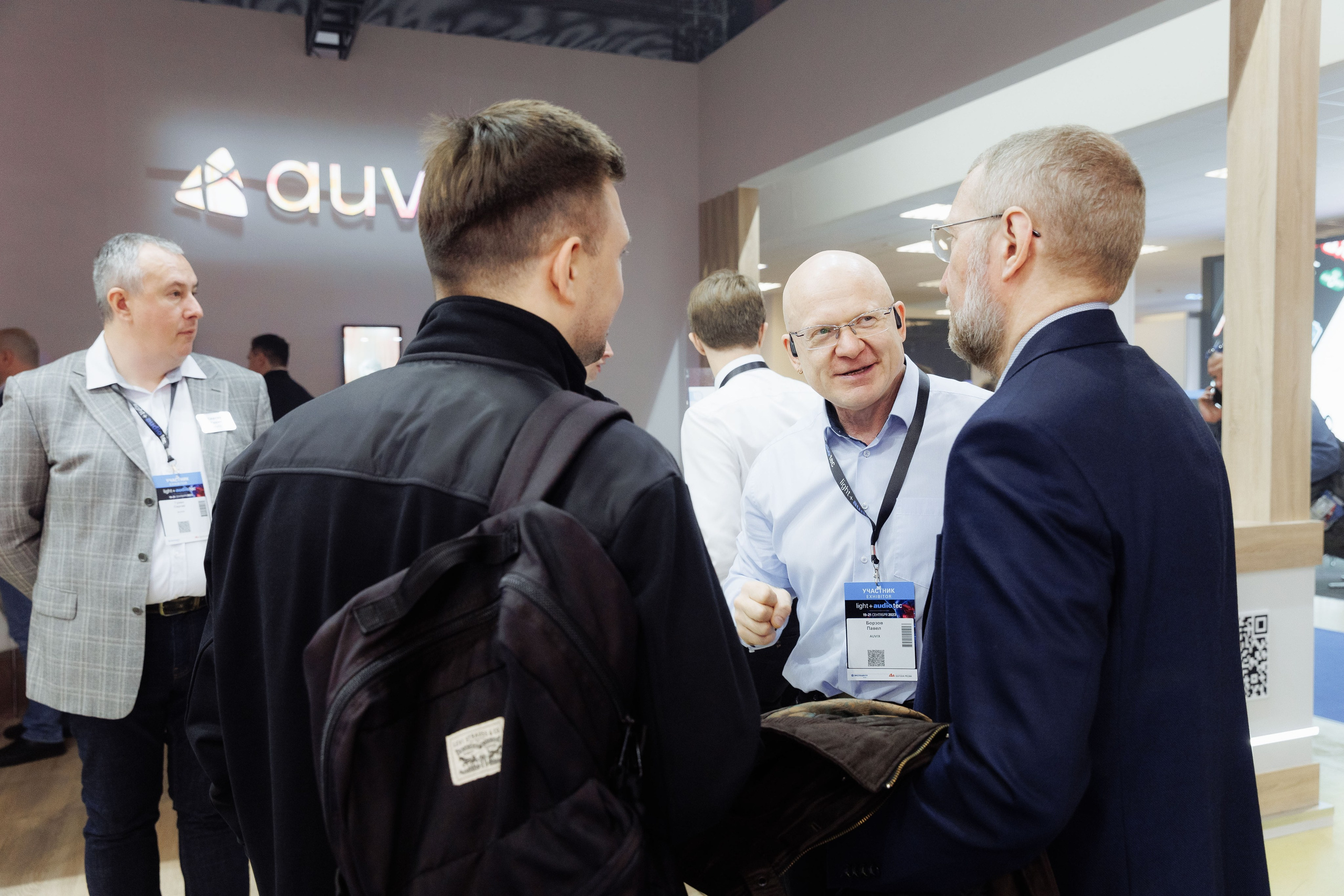 AUVIX. Выставка. Репортажный фотограф на мероприятие в Москве Алексей Терентьев