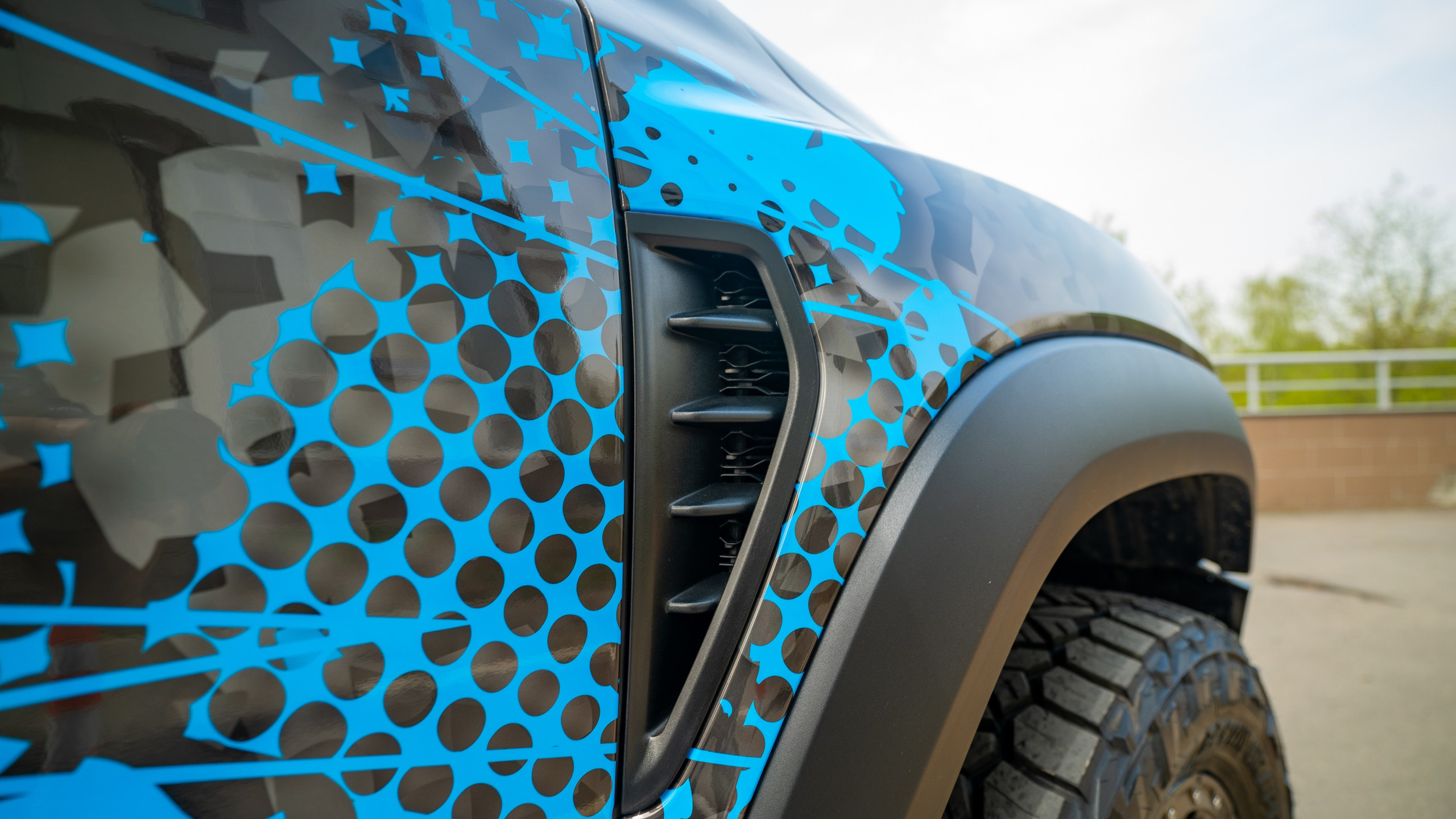 Винилография на RAM TRX. Студия дизайна и оклейки авто Barmaley Design