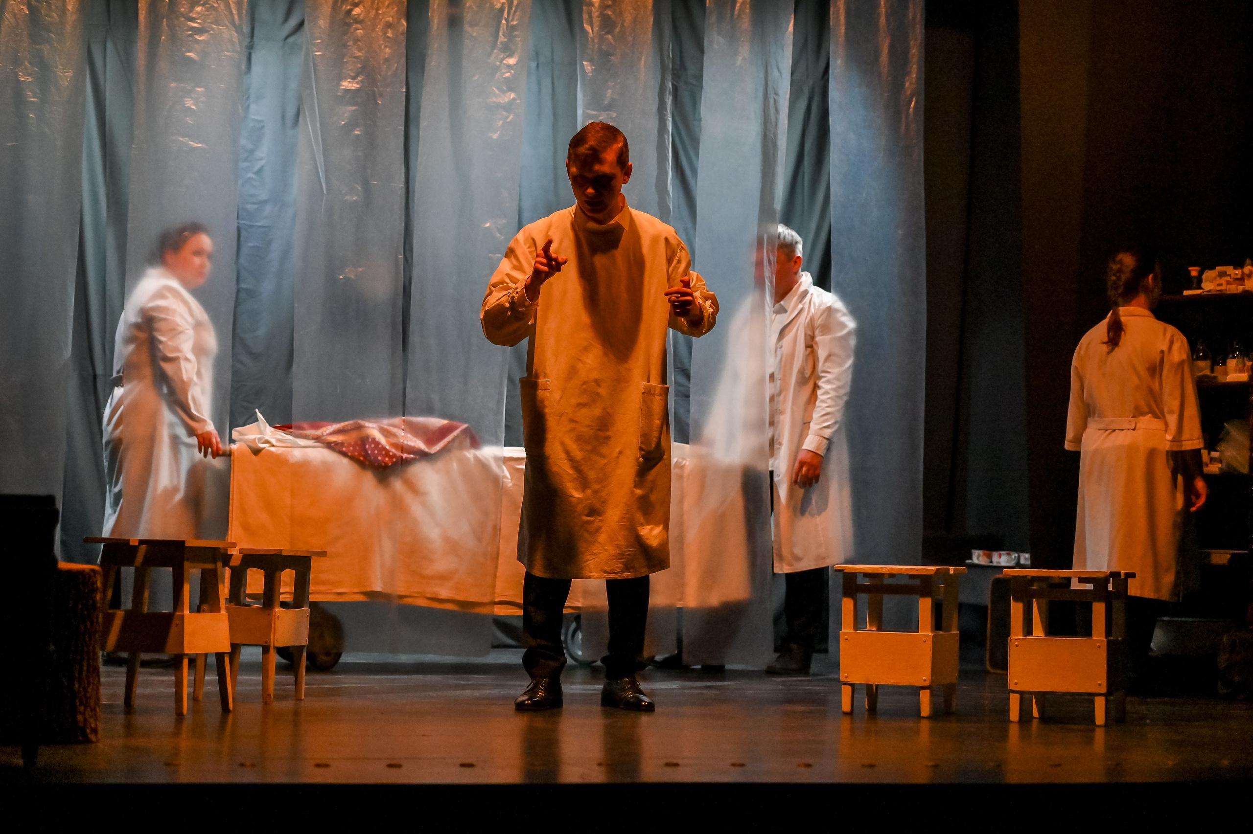 «Записки юного врача» в Театре Артиста 01.03.2024. Репортажный профессиональный фотограф-любитель