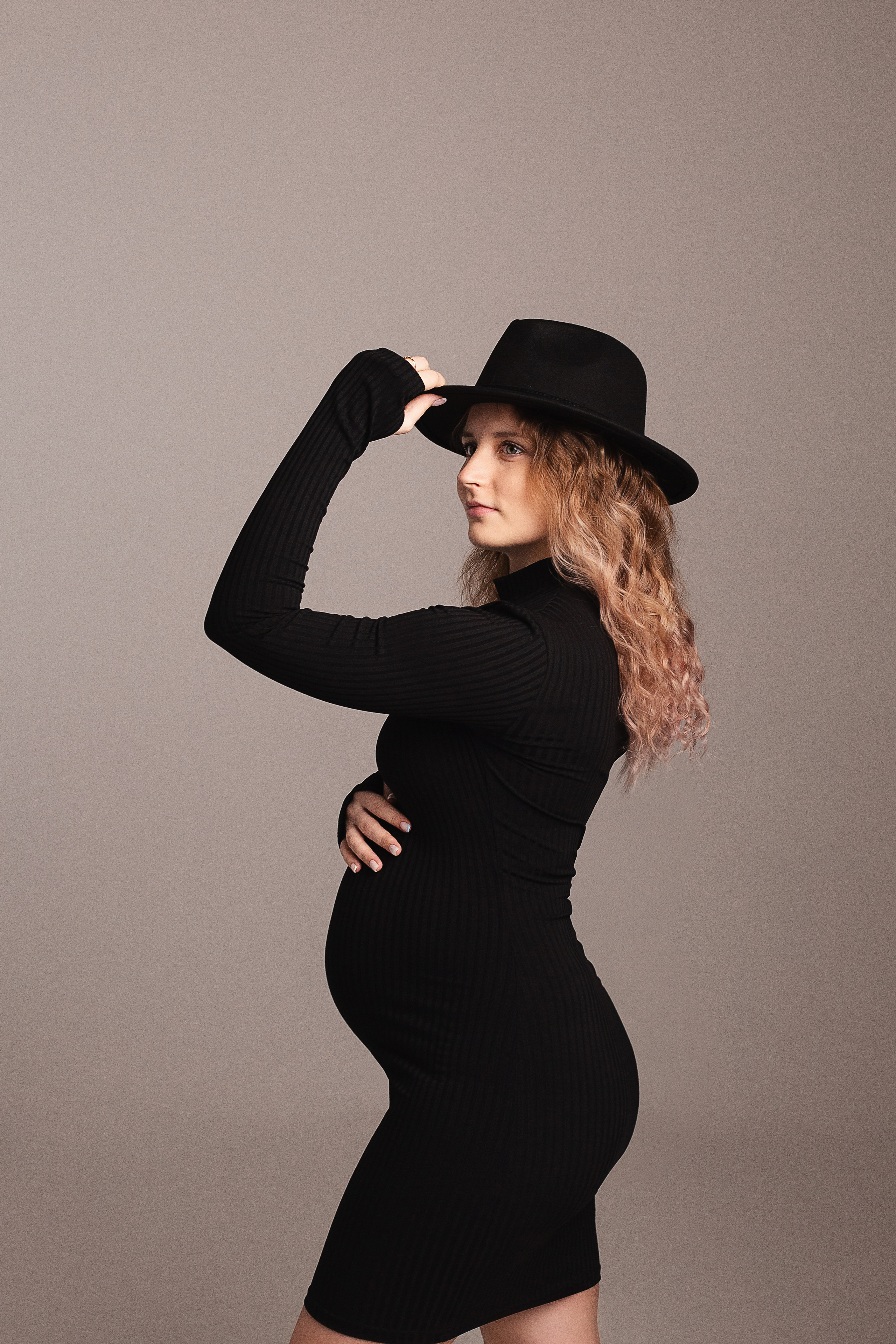 Беременность в студии. Фотограф новорожденных Серпухов, Протвино, Москва I Марина Бурмистрова